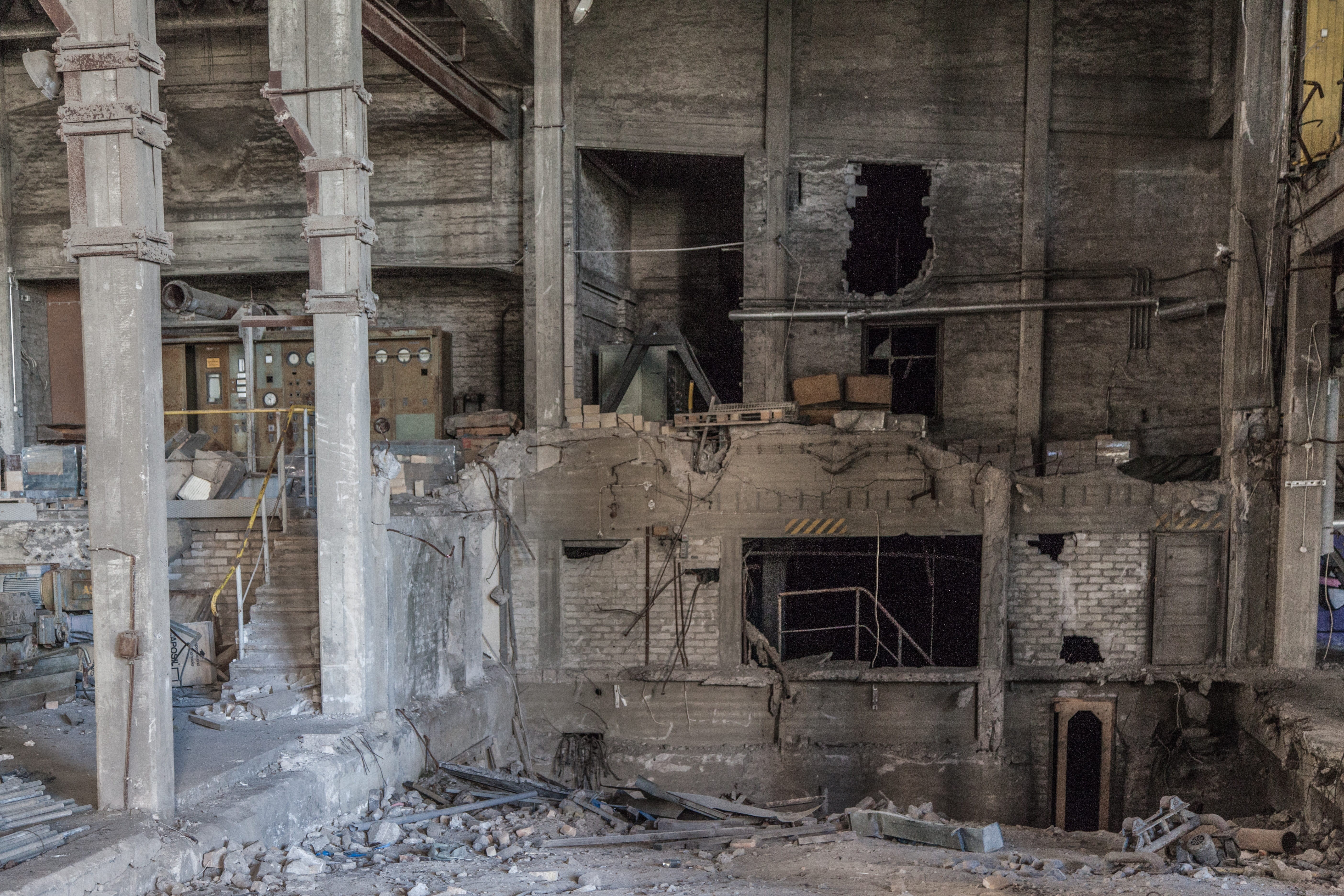 torn, destruction, abandoned, broken, paint, architecture, urban, ruined, obsolete, no people, exterior, building, ruin, dark, graffiti, industry, collapsing, HD Wallpaper