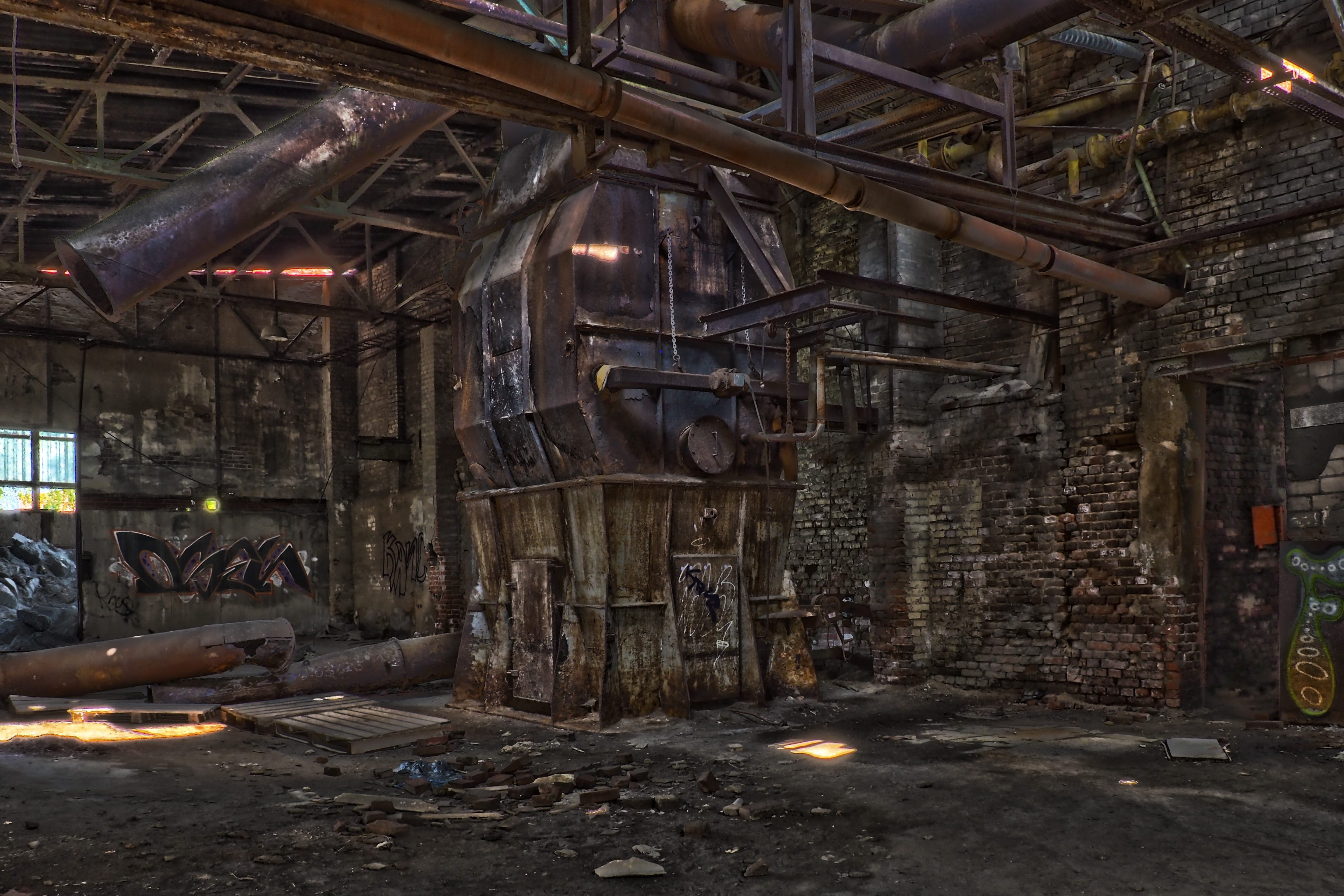 no people, ailing, graffiti, wood - material, absence, industrial building, decay, ceiling, abandoned, brick, roof beam, hdr, past, built structure, factory, HD Wallpaper