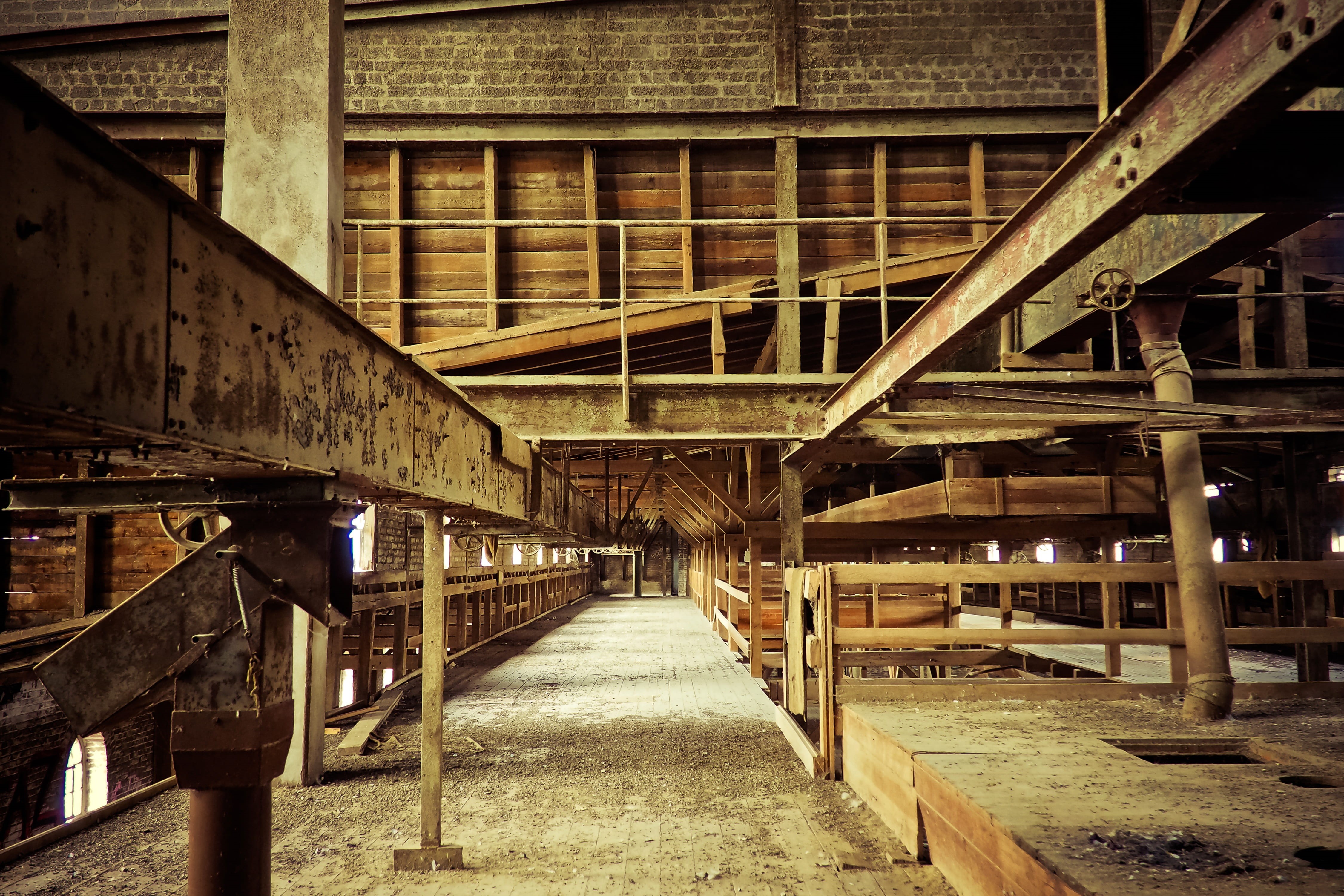 break up, transportation, pillar, diminishing perspective, dark, architecture, old building, industrial building, transient, abandoned, destruction, 4K, HD Wallpaper