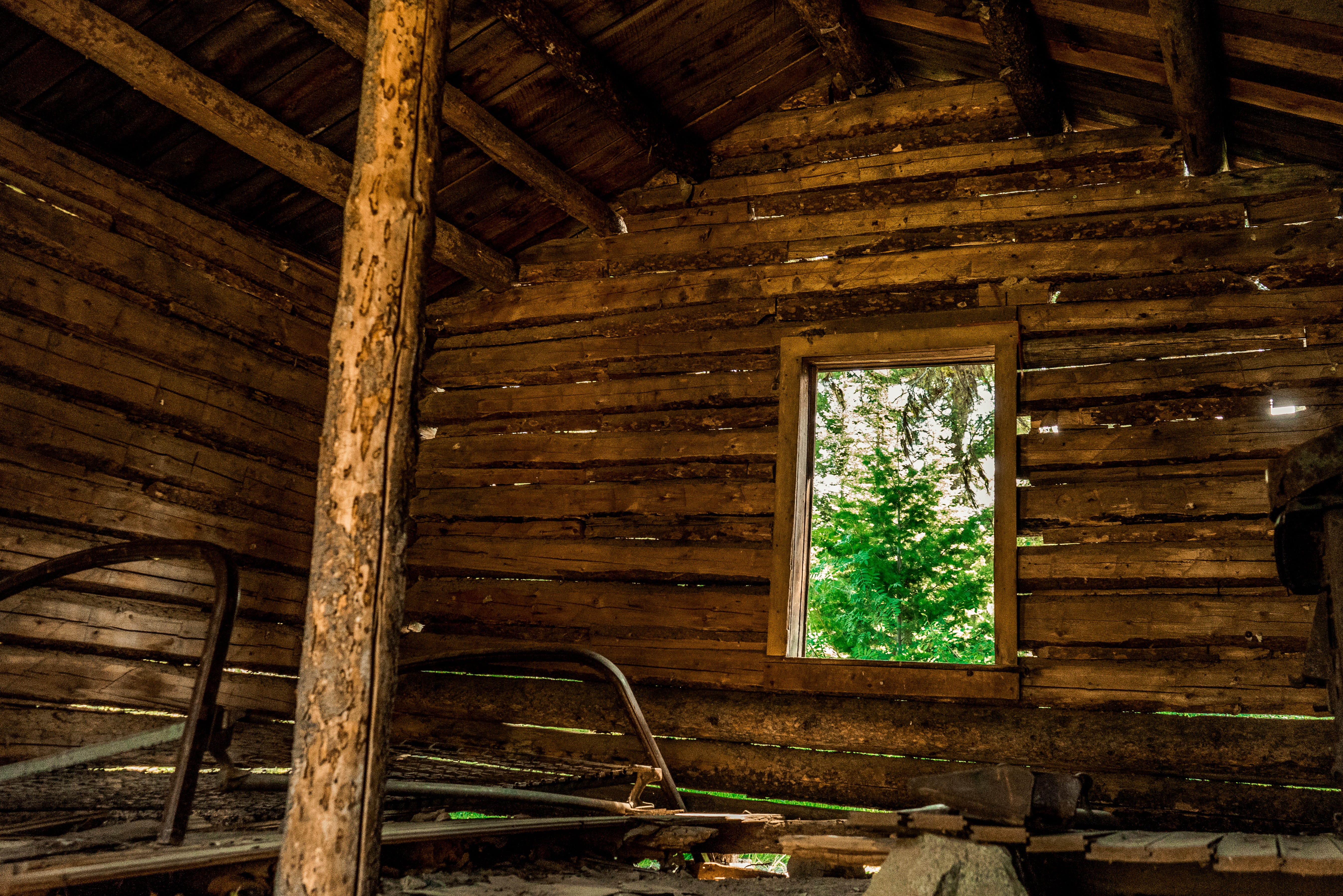 decay, wood - material, old, window, architecture, day, run-down, wood, 5K, roof, low angle view, cabin, woods, roof beam, ceiling, agricultural building, HD Wallpaper