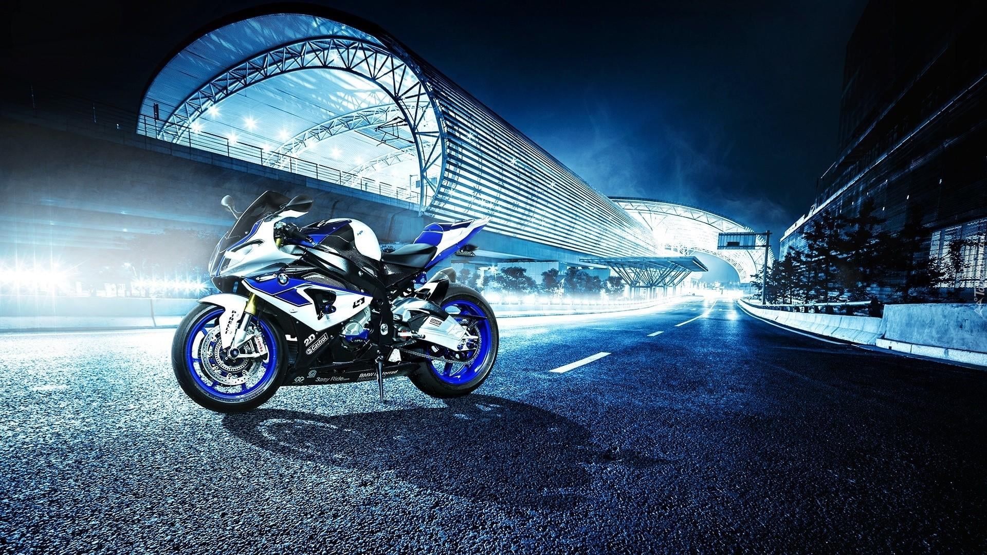 architecture, asphalt, travel, blurred motion, illuminated, bicycle, building exterior, land vehicle, built structure, street, motion, outdoors, night, HD Wallpaper