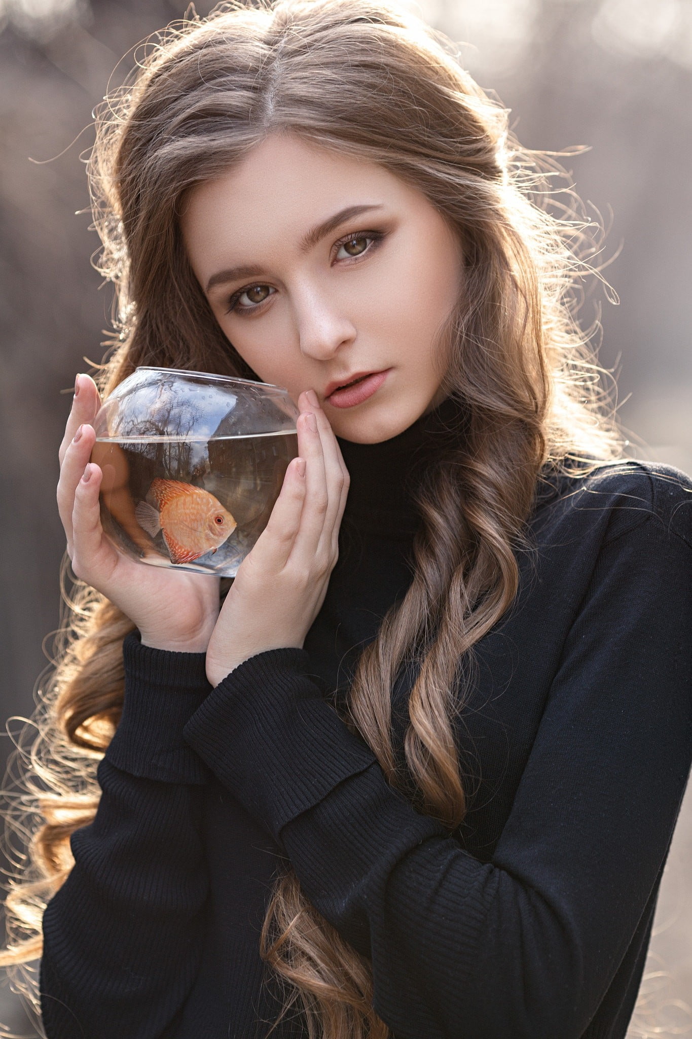 beautiful people, beautiful woman, 1080P, hair, long hair, one person, drink, animals, beauty, goldfish, hairstyle, adult, food and drink, glass, outdoors, Phone HD Wallpaper