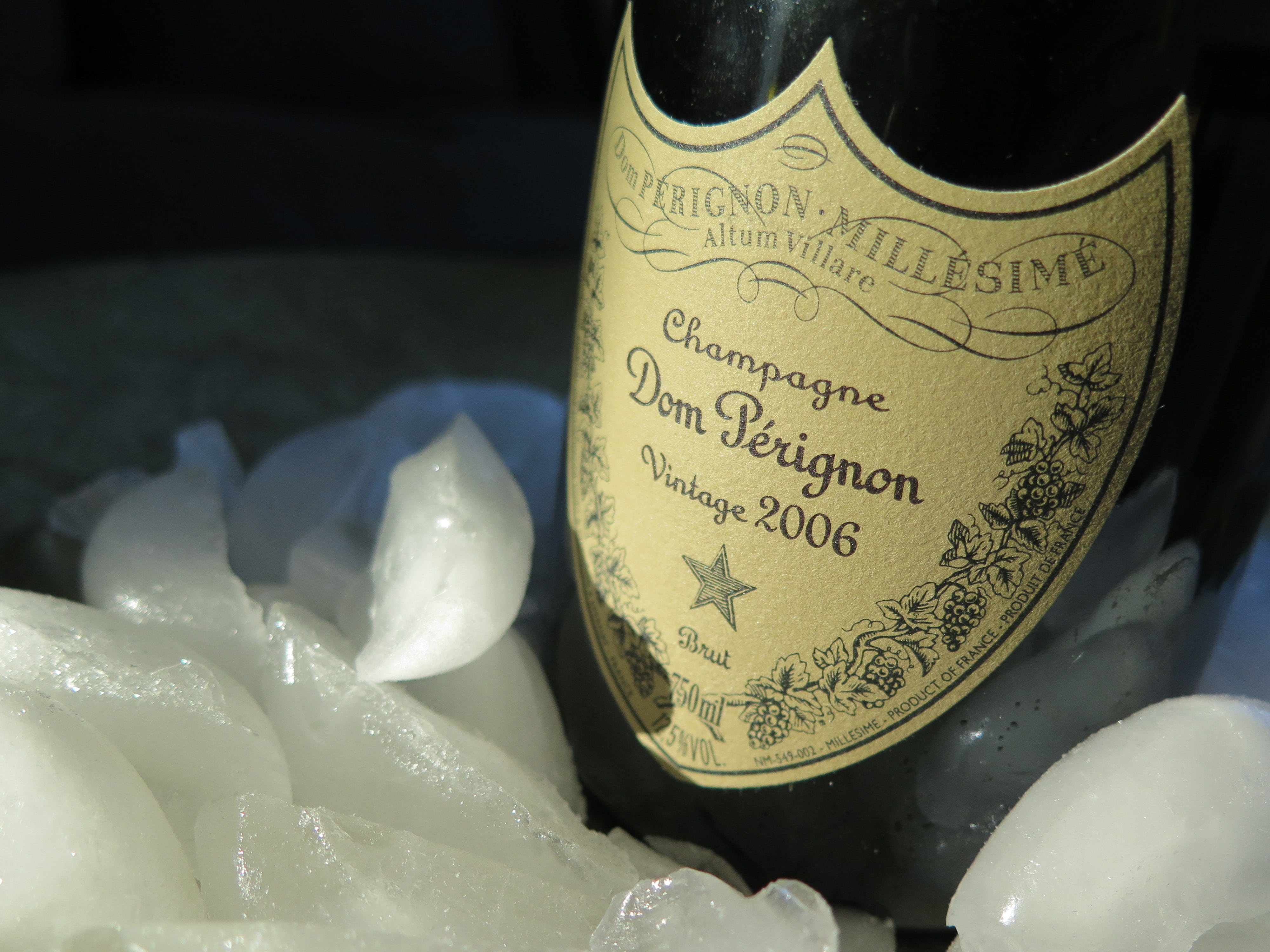 close-up, dom, bottle, business, market, ice, 4K, studio shot, communication, number, vintage, no people, etiquette, western script, text, non-western script, HD Wallpaper