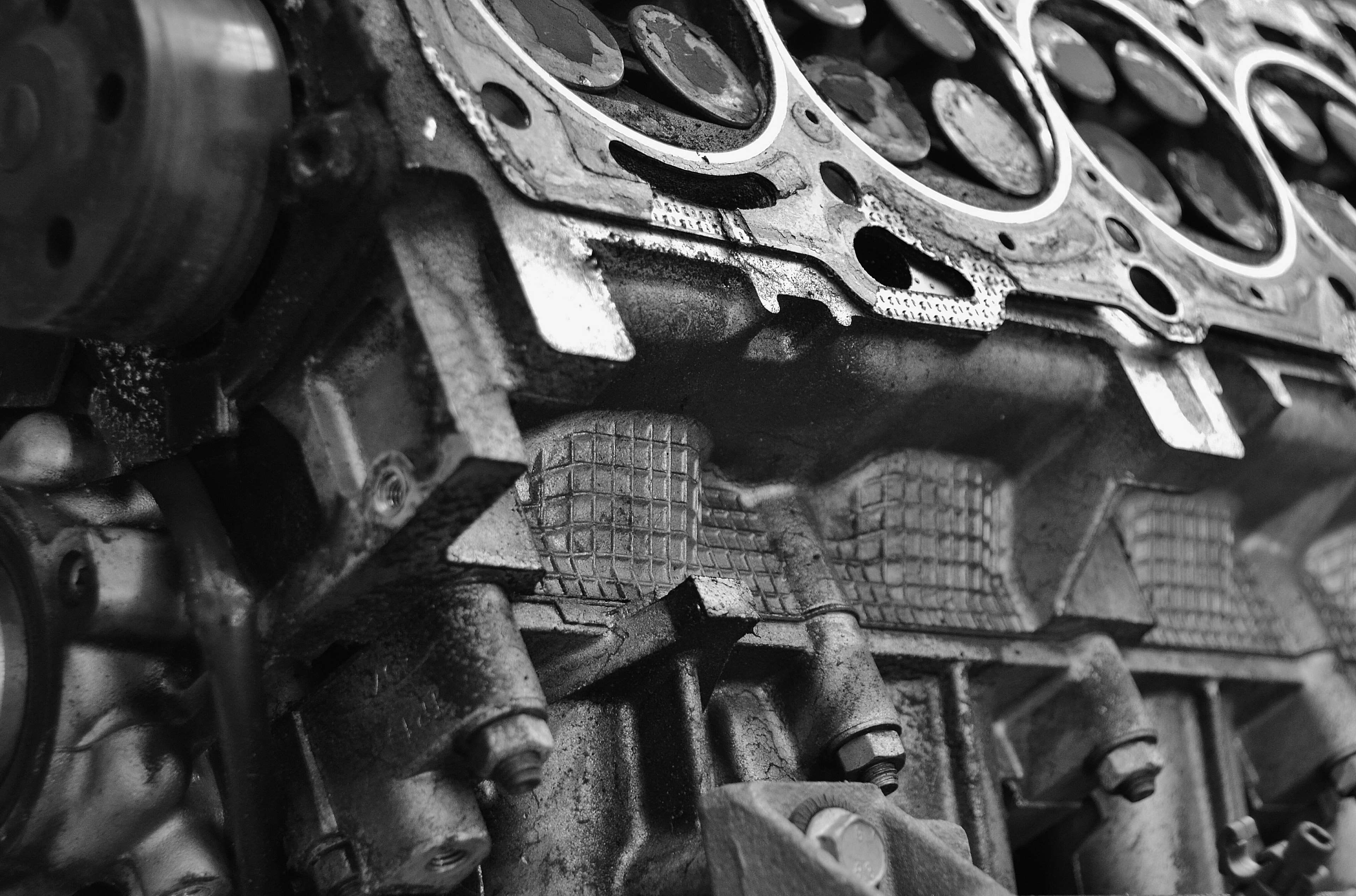 metal, broke, gear, machine part, tire, grease, car, wheel, pattern, connection, still life, automotive, oil, miles, dirt, textured, black, petrol, communication, HD Wallpaper