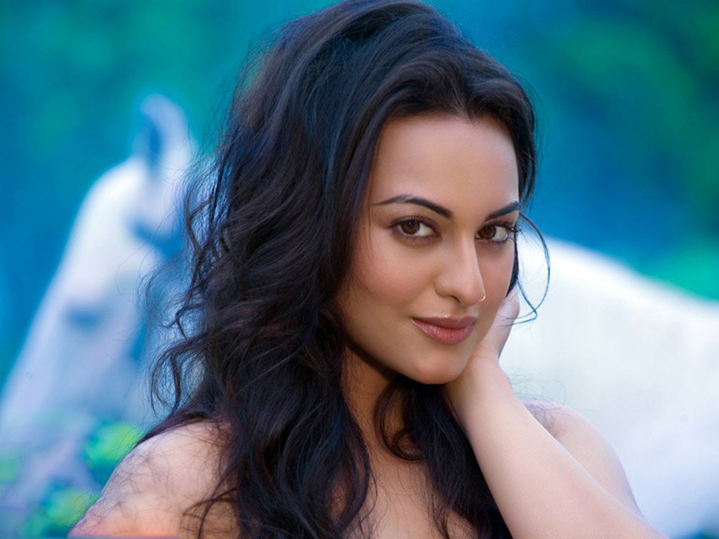close, sinha, 480P, photoshoot, sonakshi, latest, HD Wallpaper
