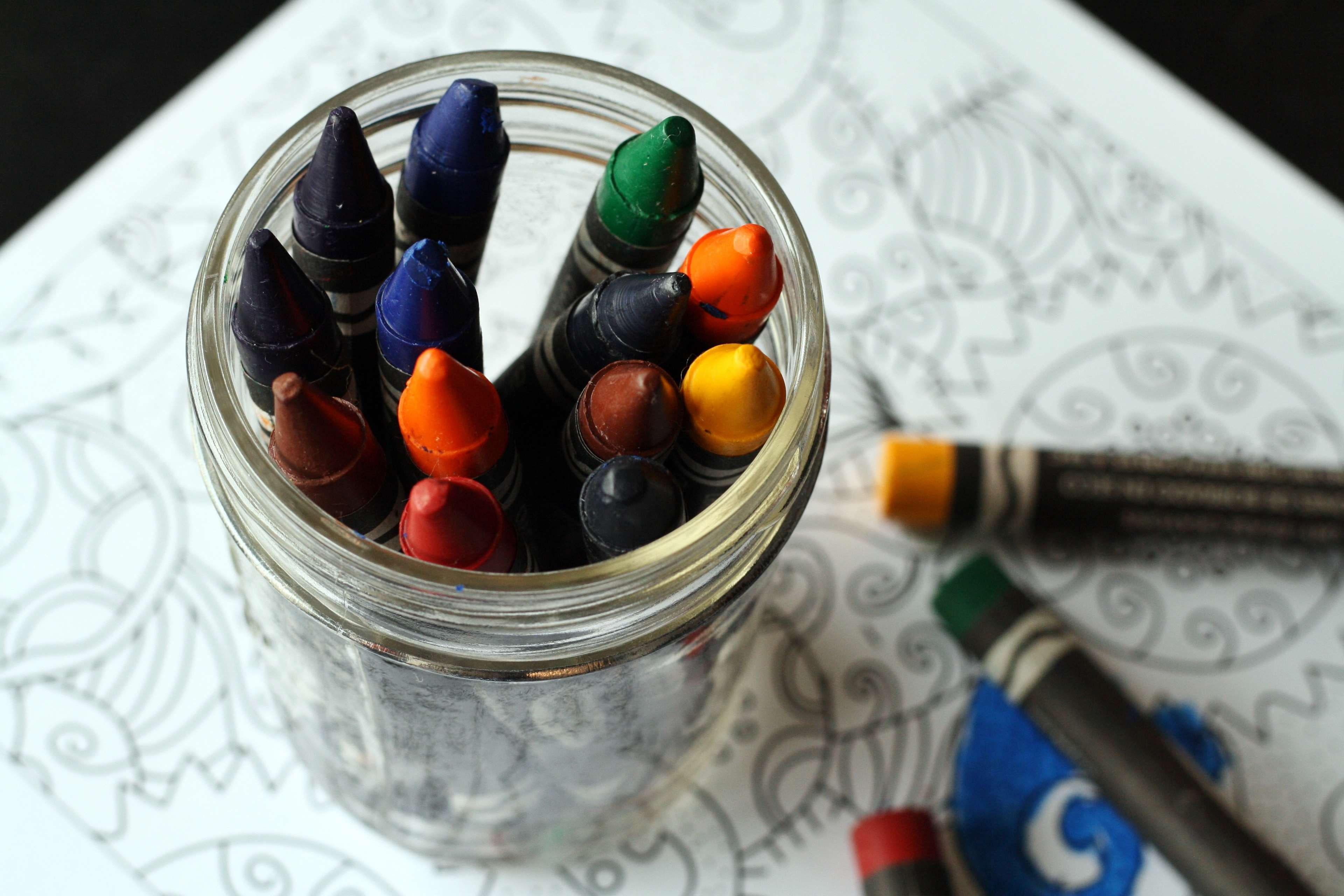 color, close-up, playing, selective focus, 4K, preschool, crayons, kid, coloring, still life, focus on foreground, kindergarten, adult coloring book, daycare, HD Wallpaper