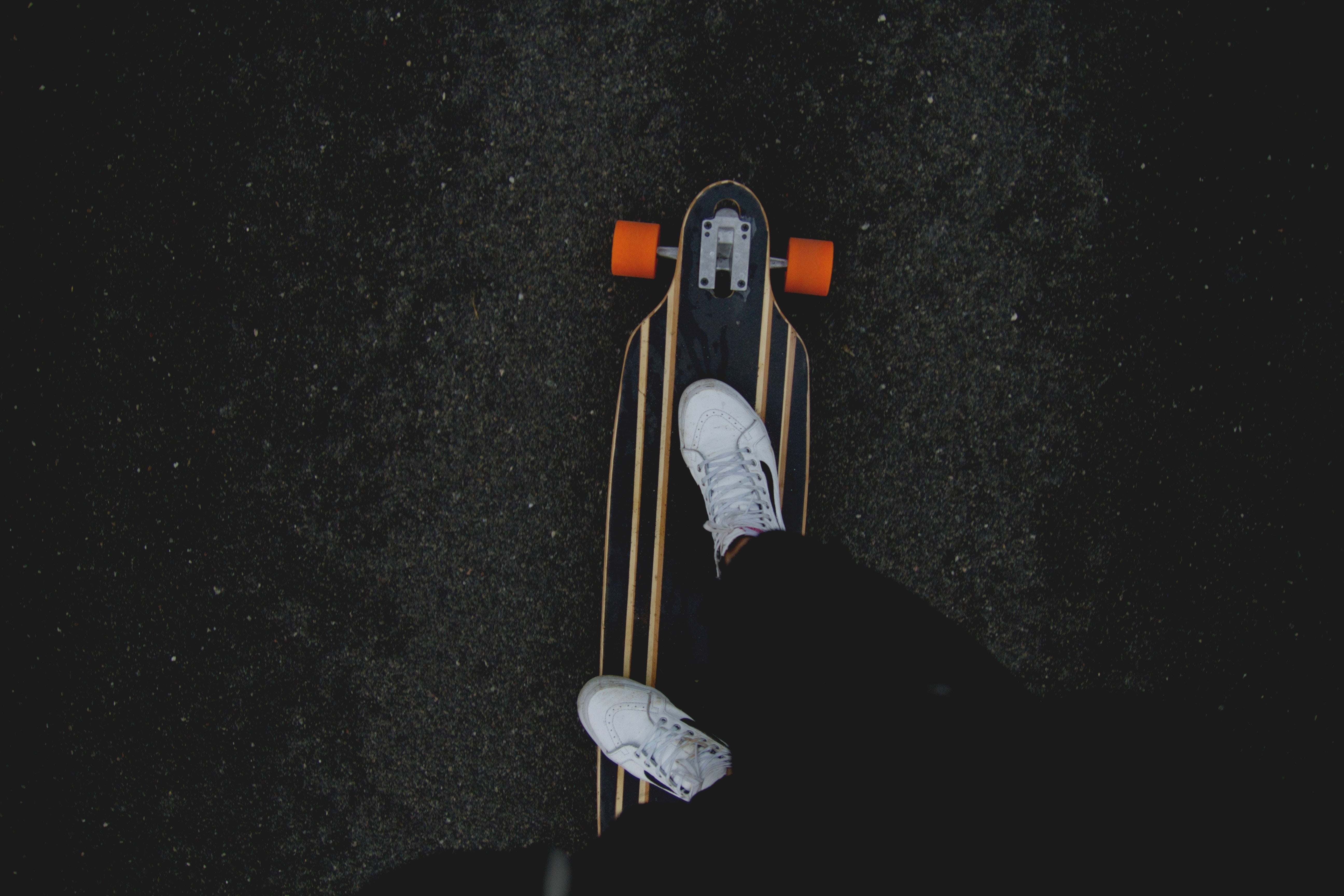 longboard, low section, skateboarding, transportation, legs, men, street, beige, city, black, lifestyles, high angle view, unrecognizable person, directly above, HD Wallpaper