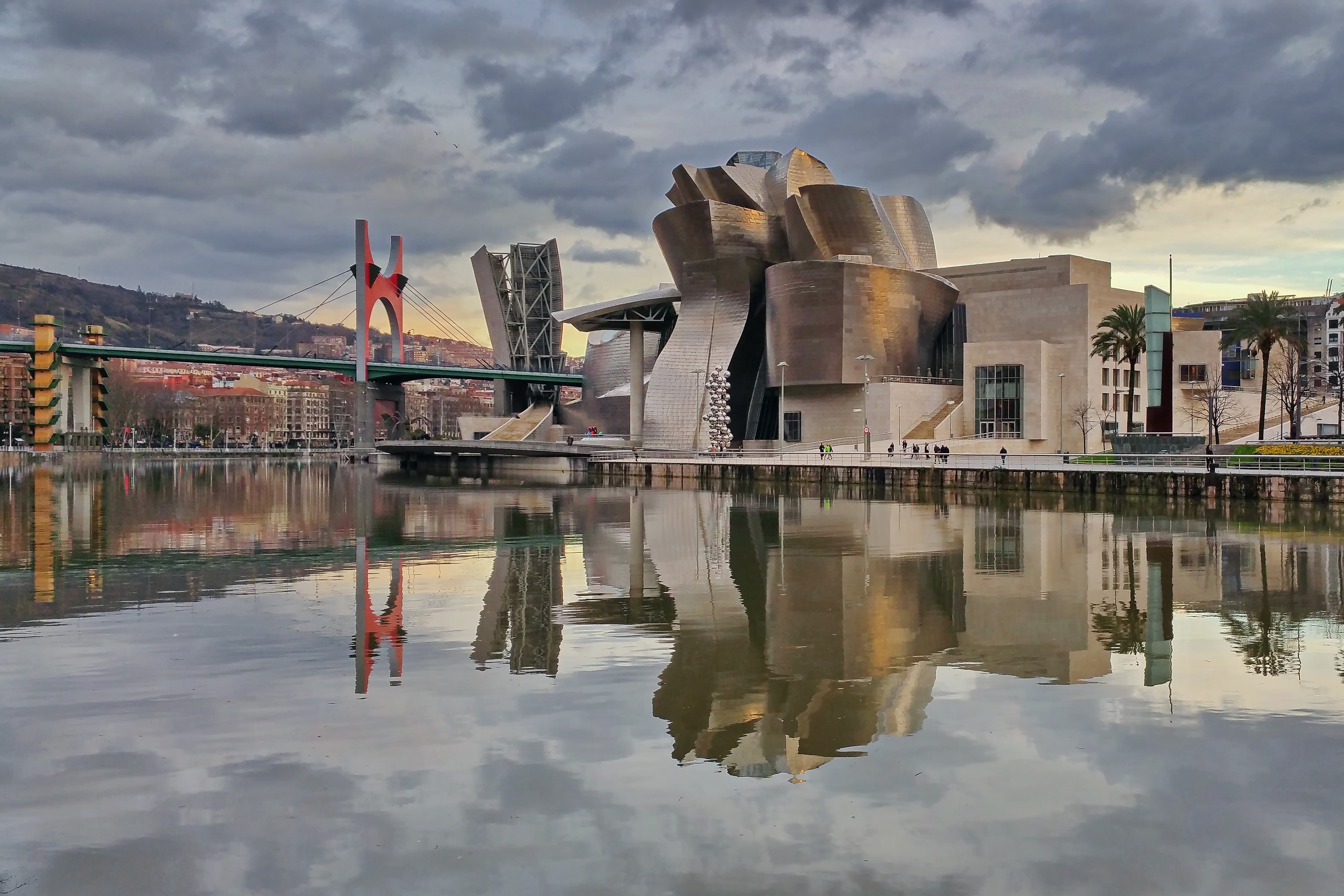 skyscraper, frank gehry, euskadi, bridge - man made structure, built structure, highlights, body, river, nervión, waterfront, connection, sunset, sky, city, HD Wallpaper