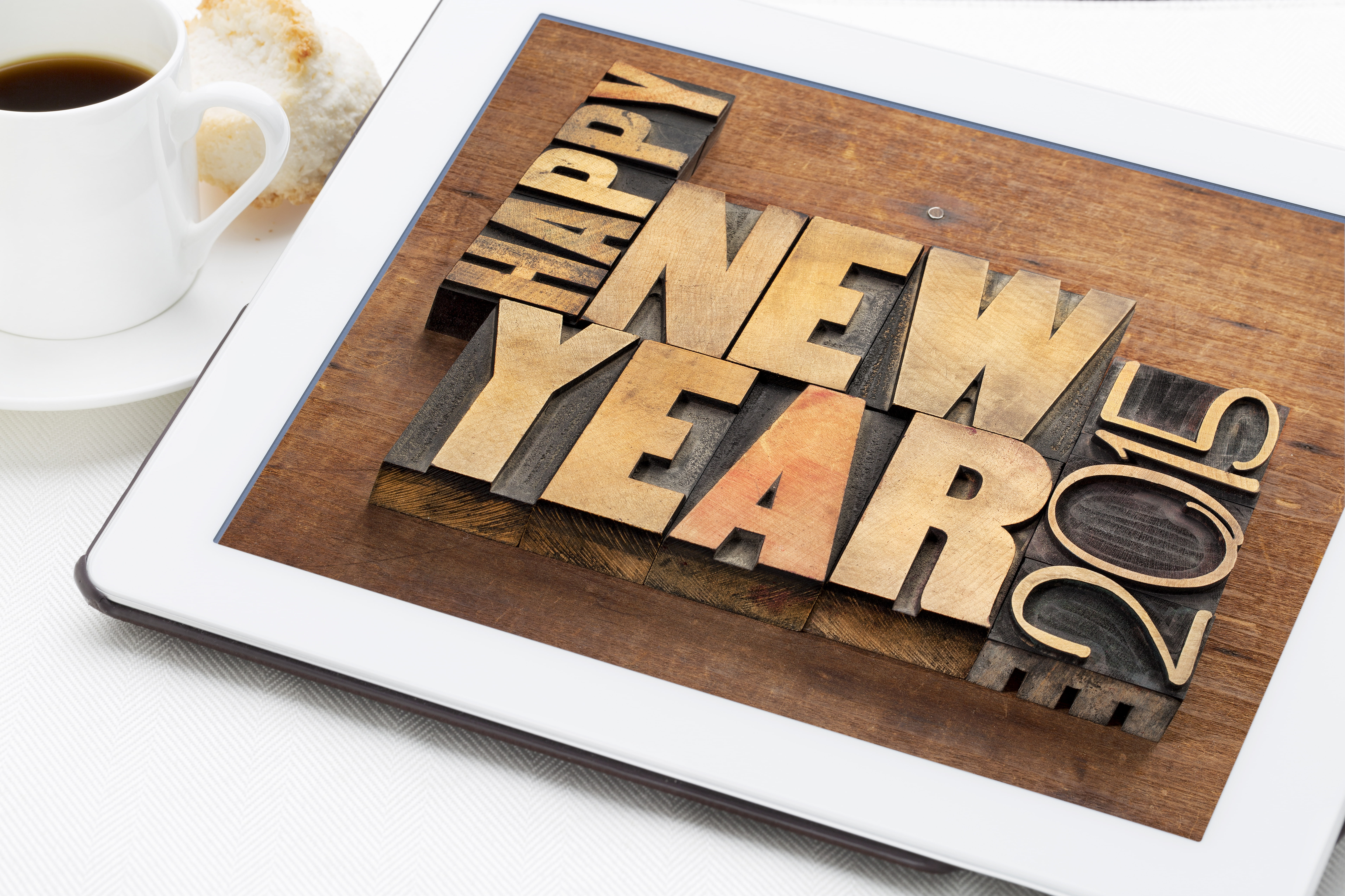 wood Type, crockery, refreshment, table, concepts, 2015, coffee cup, food and drink, high angle view, typescript, internet, sign, cup, wood, connection, HD Wallpaper