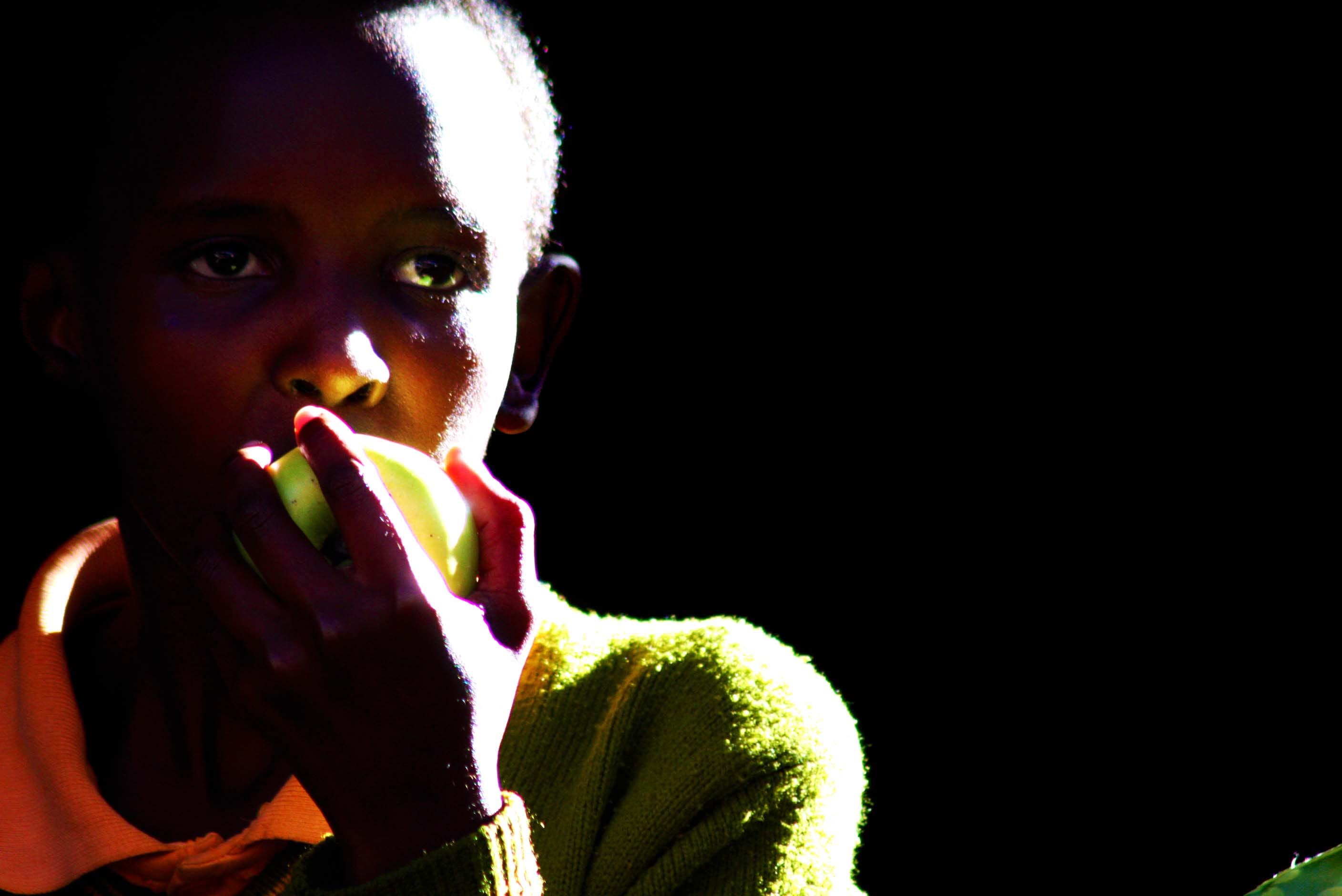 healthy eating, dark, darkness, kiunga, uganda, human face, portrait, apple, close-up, school, holding, front view, hairstyle, indoors, looking at camera, HD Wallpaper