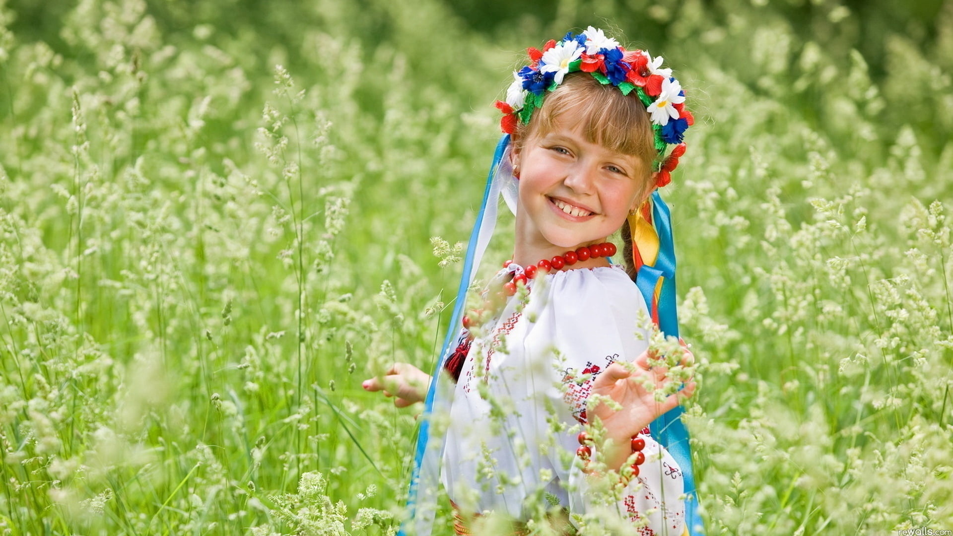 happiness, girls, girl, smiling, plant, joy, dance, cute, wreath, cheerful, tradition, portrait, playing, innocence, people, 1080P, rural Scene, s, childhood, HD Wallpaper
