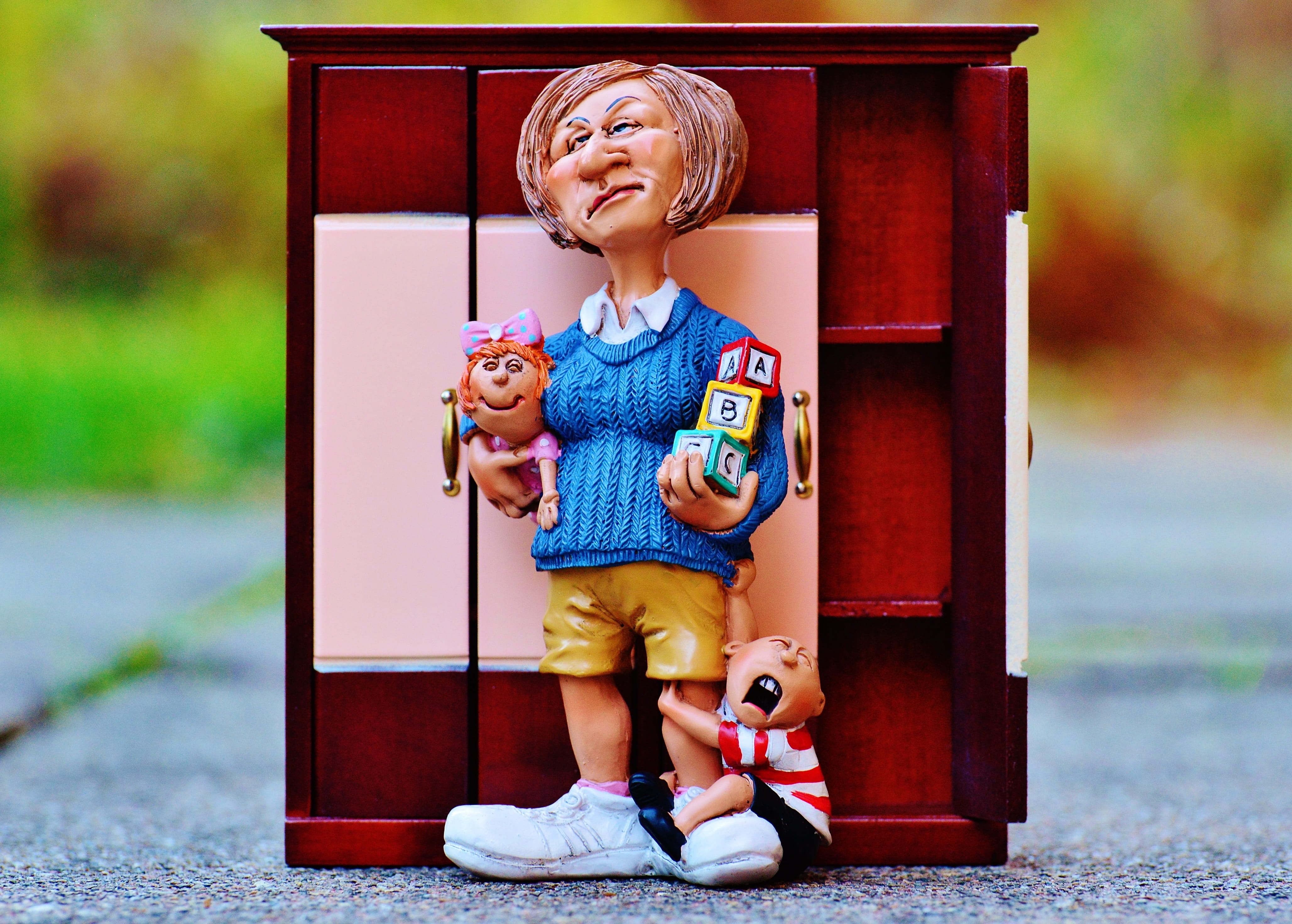 smiling, door, Baby-Sitter, building blocks, people, children educator, entrance, fun, focus on foreground, males, Educator, small, art and craft, human representation, HD Wallpaper