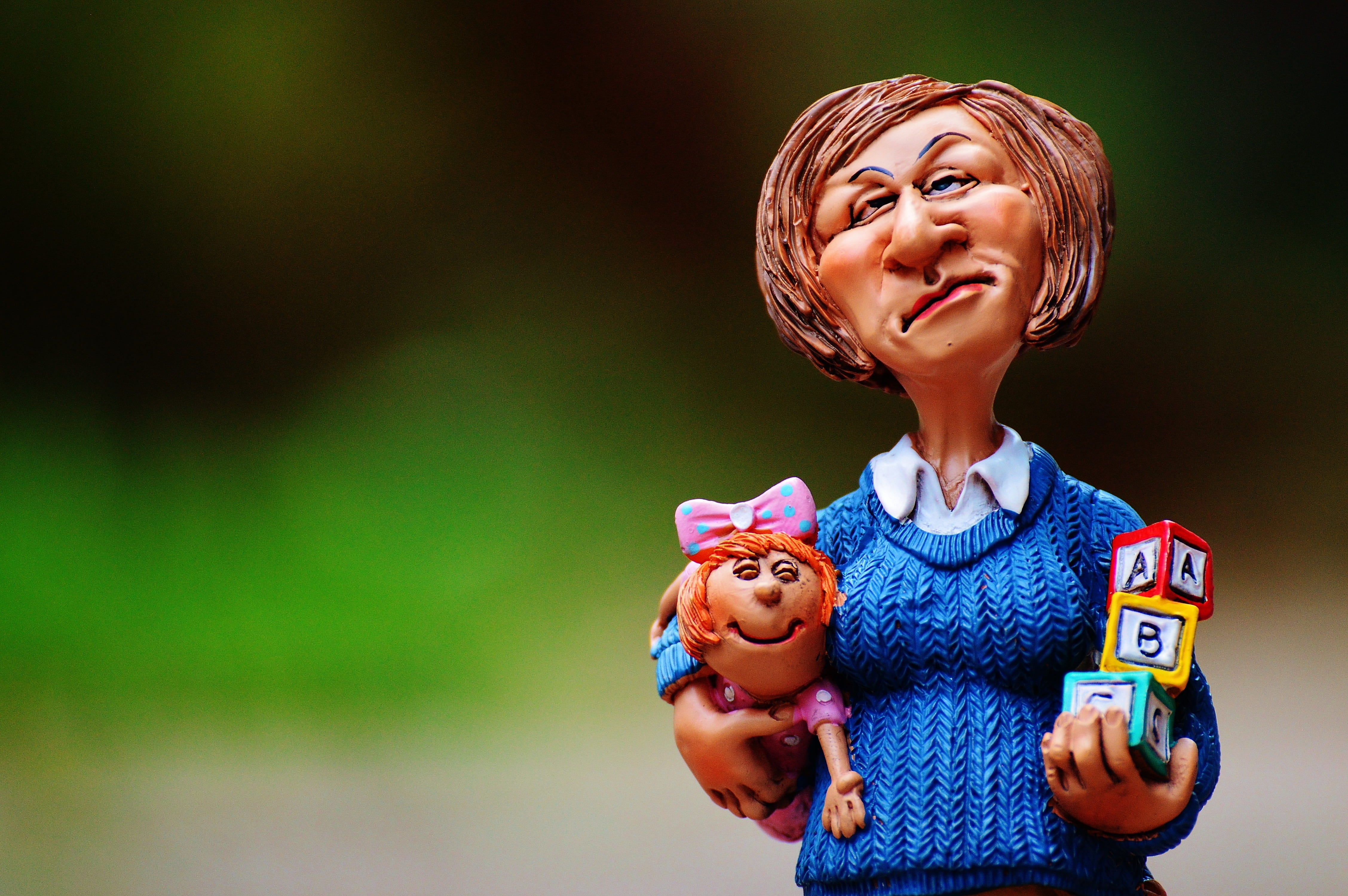 Baby-Sitter, contemplation, focus on foreground, children educator, happiness, emotion, adult, child, women, one woman only, Nanny, play, only women, mature adult, HD Wallpaper