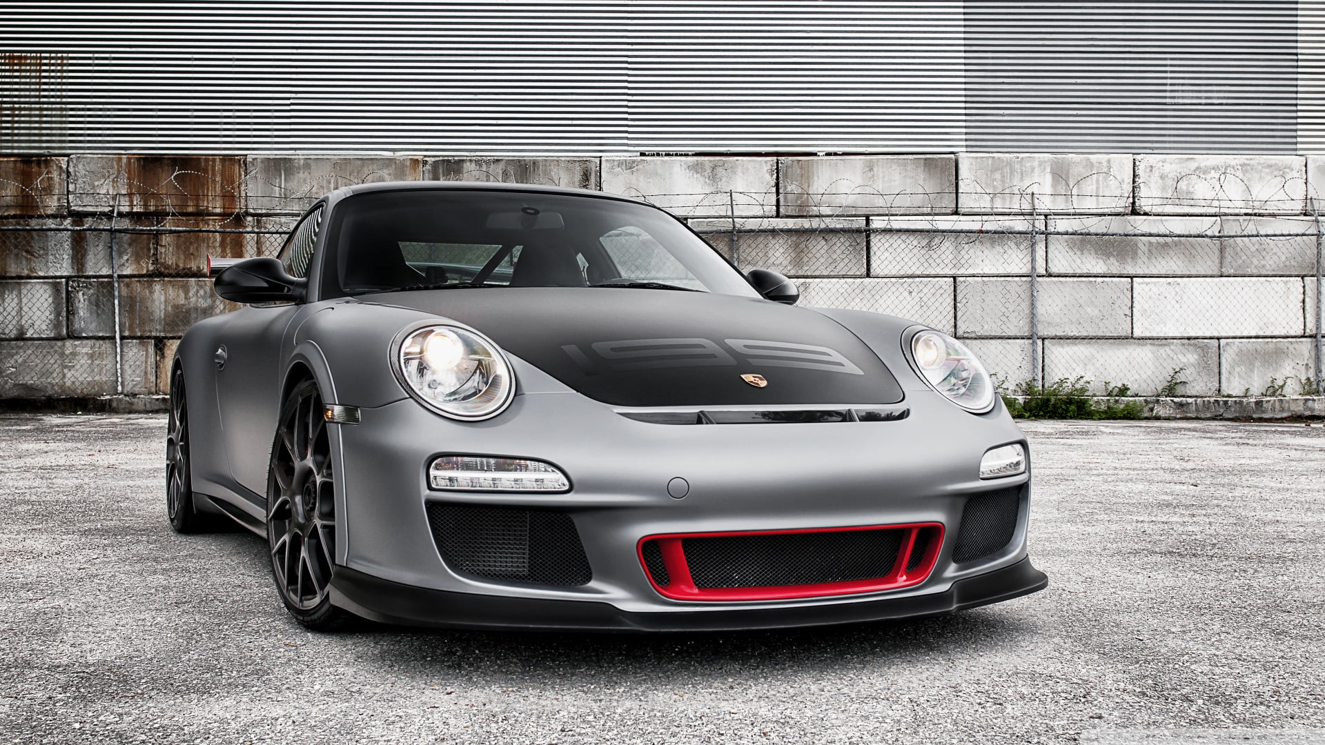 road, architecture, building exterior, street, motor vehicle, 1080P, vintage car, Porsche, land vehicle, silver colored, The  Wheelman, outdoors, building, HD Wallpaper