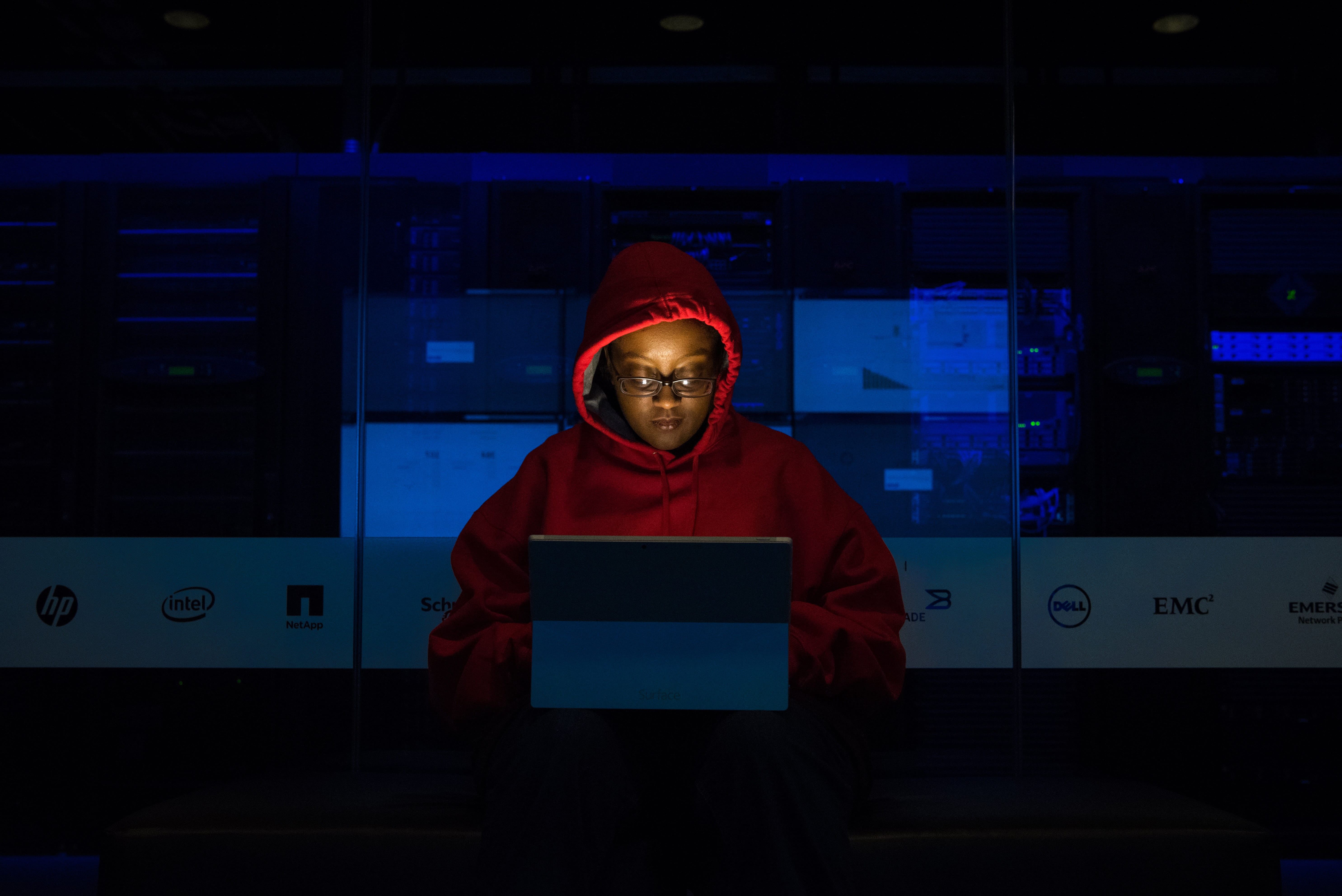 programmer, work, front view, real people, indoors, female, server, using laptop, occupation, one person, computer equipment, technology, office, coding, HD Wallpaper
