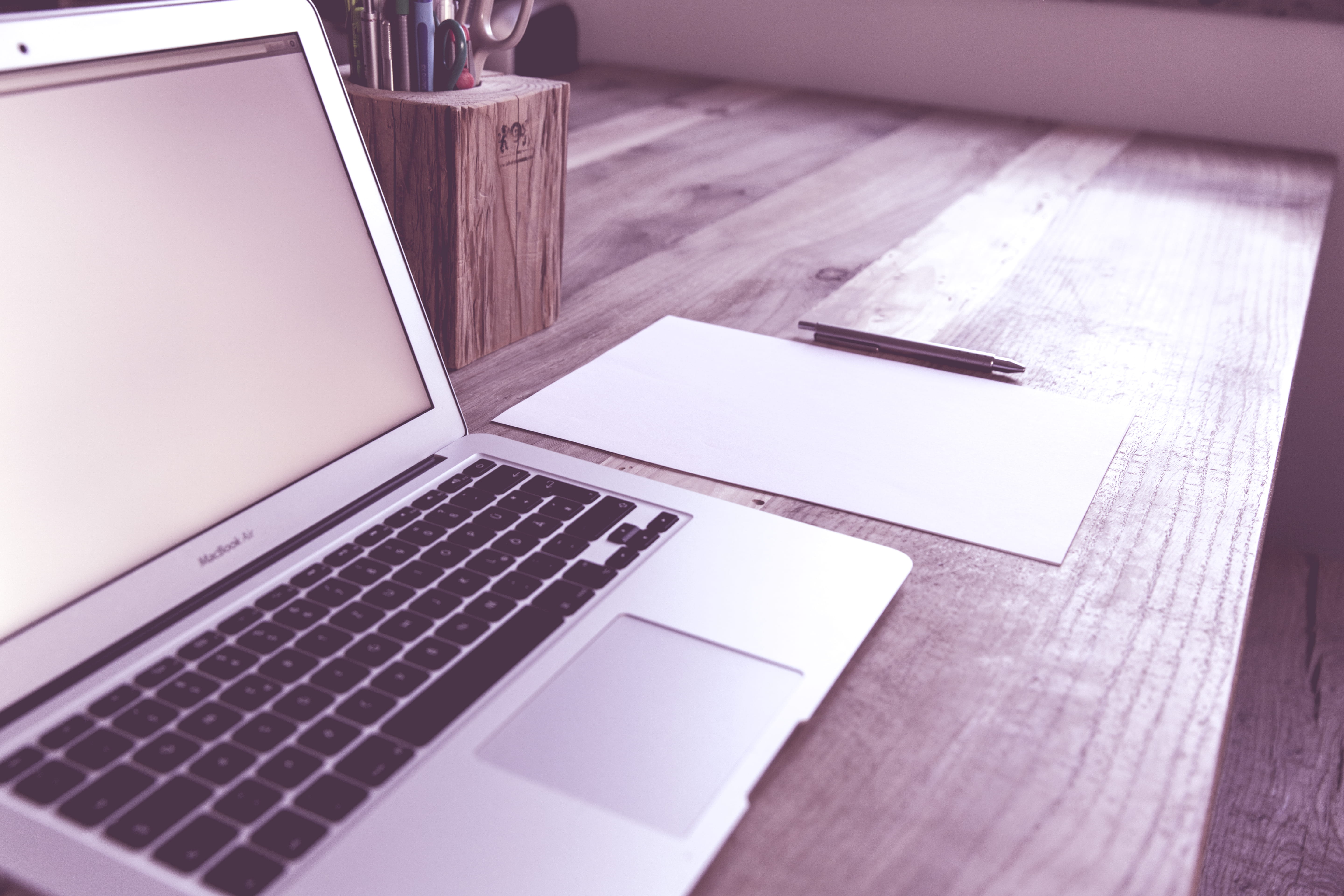 selective focus, close-up, hip, lancer, using laptop, device, furniture, hipster, glass, keyboard, erlangen, buero, 5K, internet, wood - material, lance, HD Wallpaper