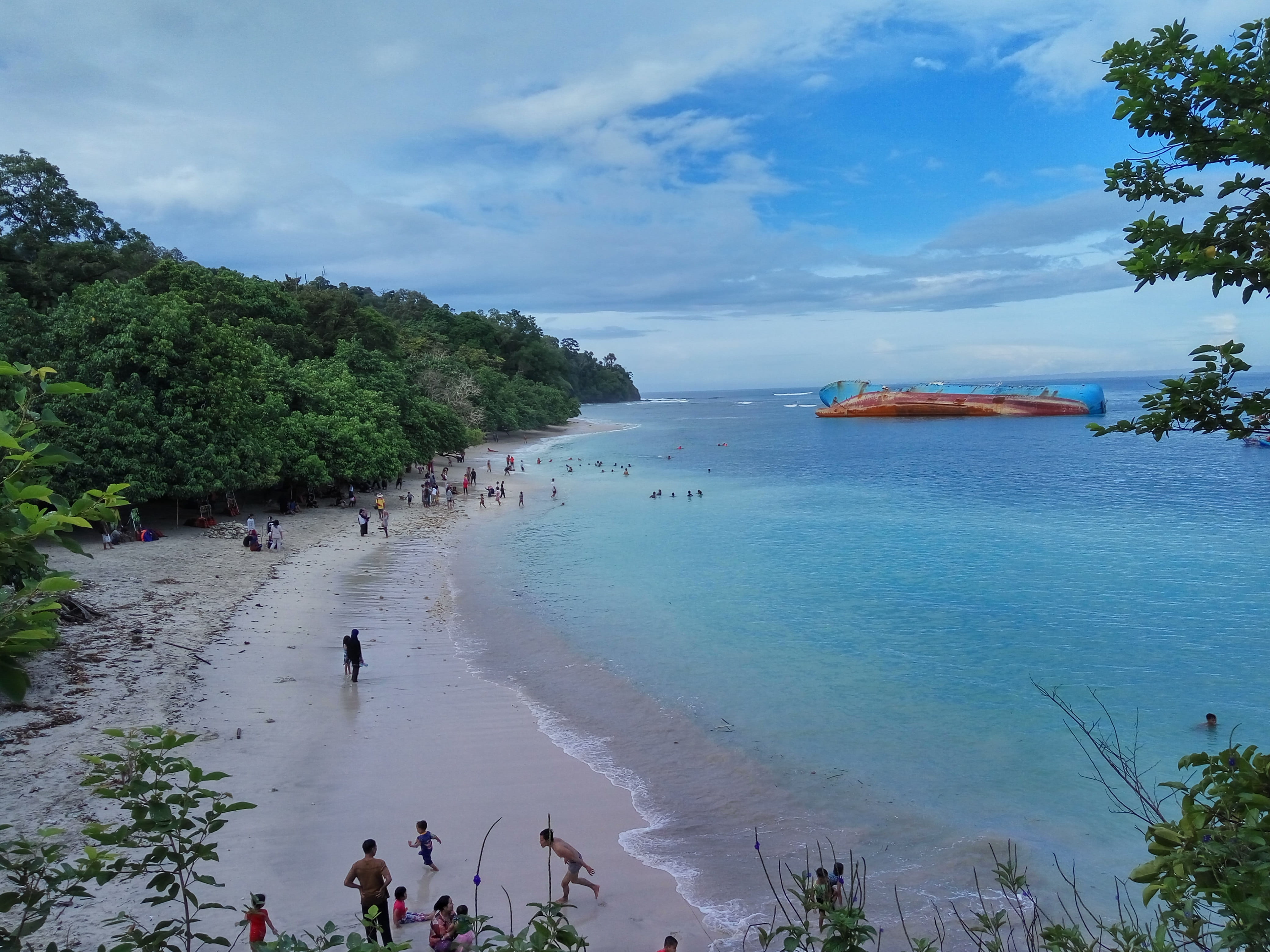 large group of people, plant, Pangandaran, white sand beach, cloud - sky, holiday, trip, sea, vacations, landscape, indonesian, scenics, West Java, blue, HD Wallpaper