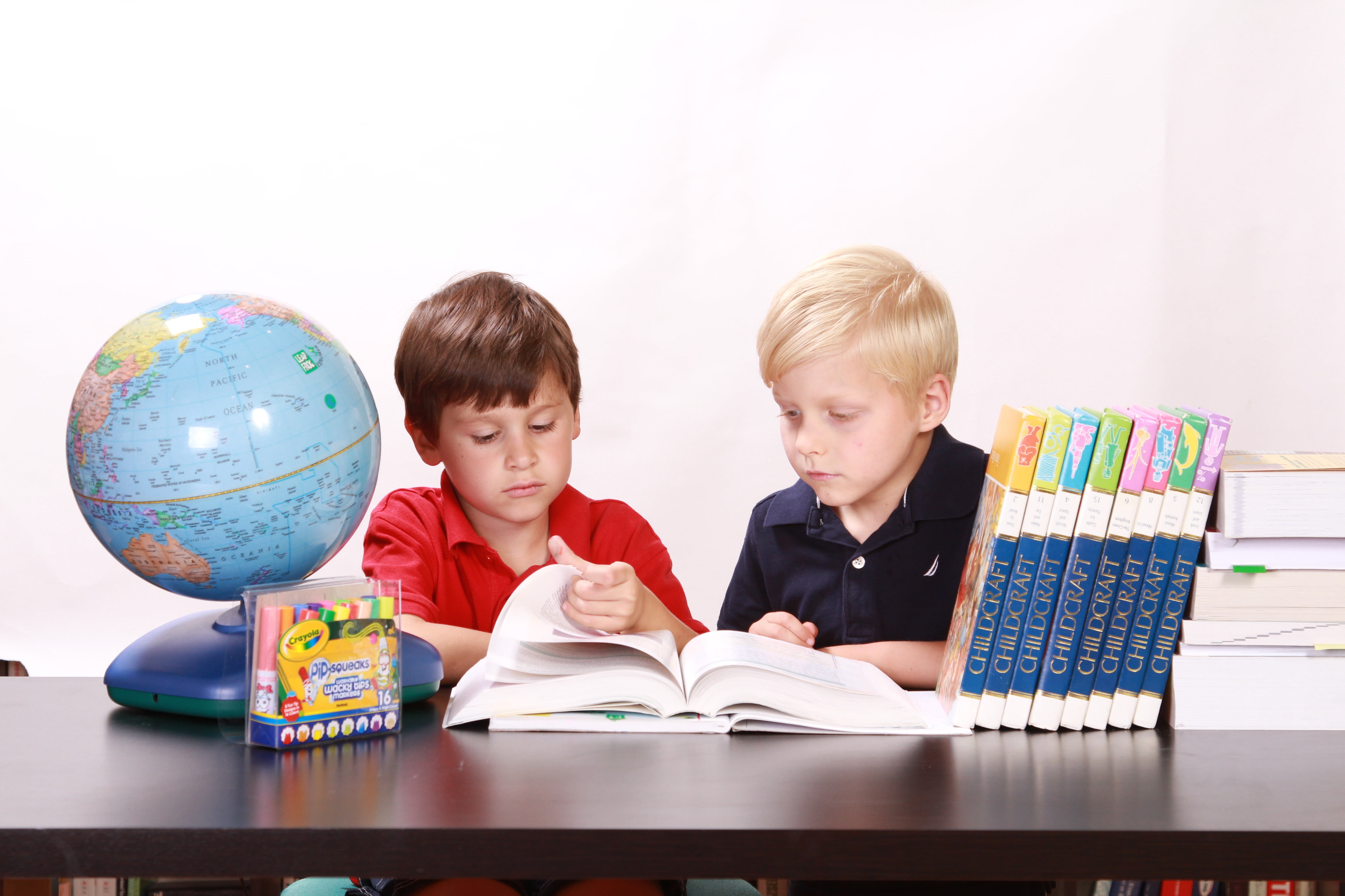 student, table, looking down, houses, friendship, elementary school, boys, kids, friends, young, desk, classroom, offspring, learning, students, brown, HD Wallpaper