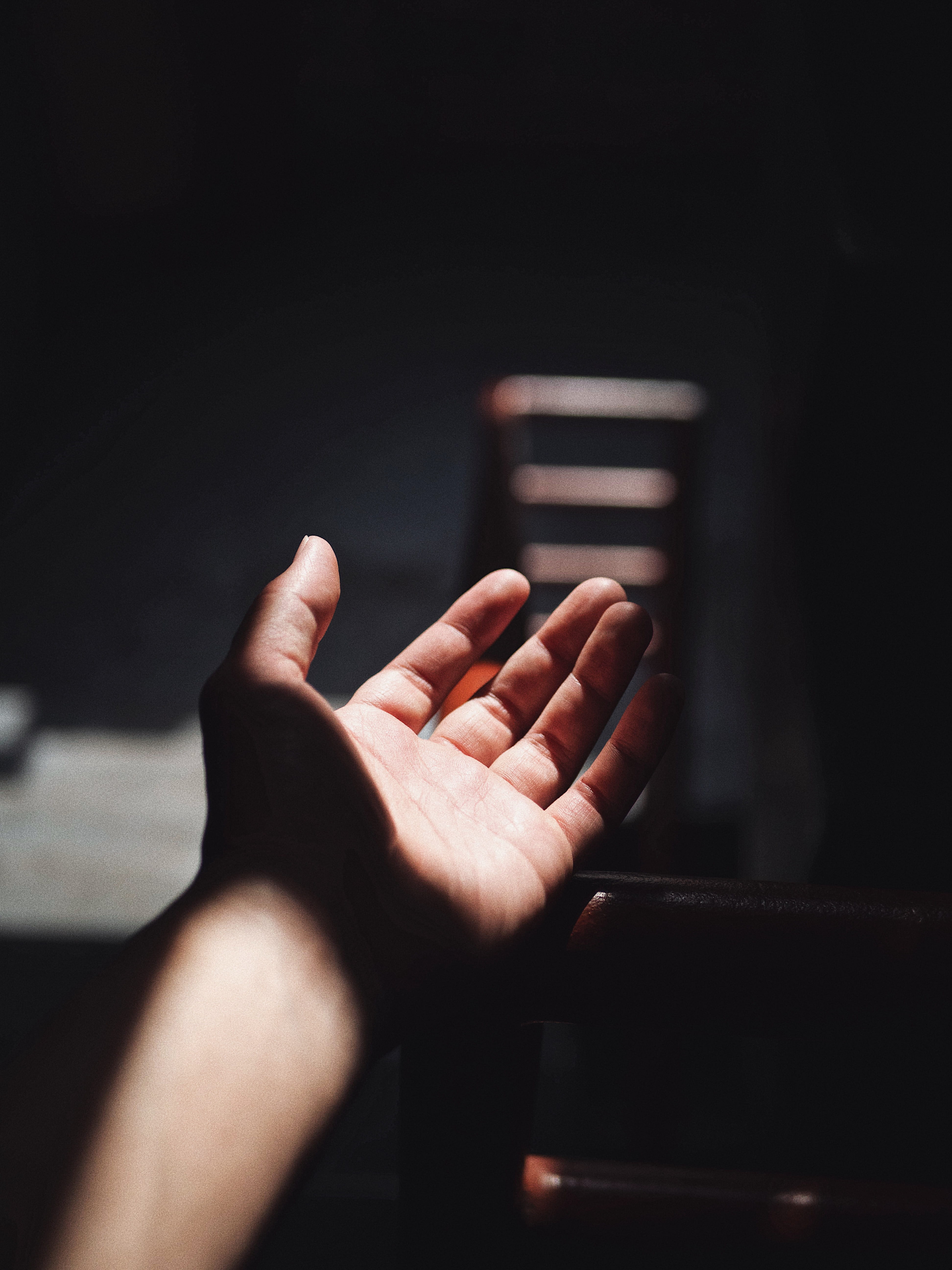 human finger, simple, 5K, human hand, finger, stair, body part, left, selective focus, parking lot, s, unrecognizable person, give, focus on foreground, Phone HD Wallpaper