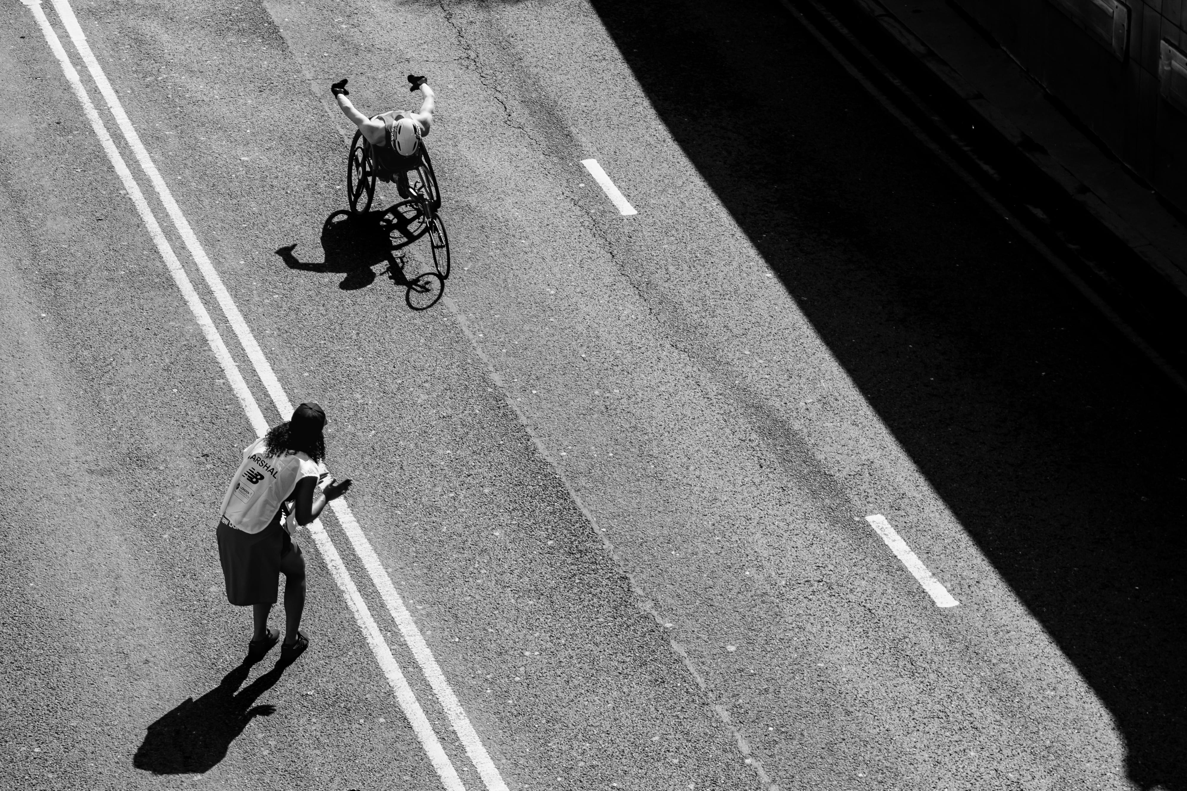 harsh light, running, determination, standing, athlete, black and white, disabled, moment, sign, race, city, grayscale, day, wheelchair, competition, 4K, HD Wallpaper
