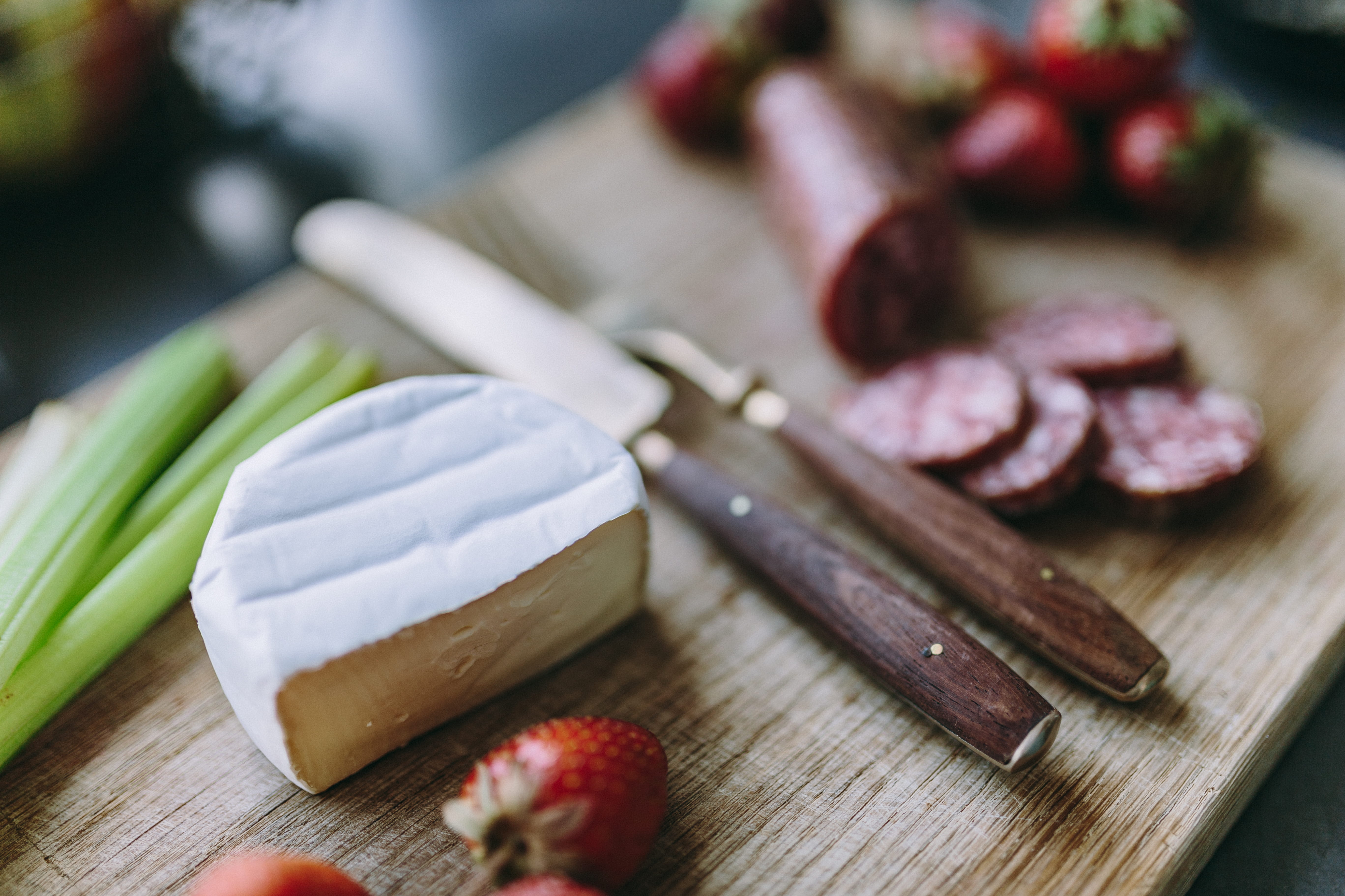 snack, freshness, hands, berry fruit, healthy Eating, chopped, dairy product, kitchen knife, cutting board, wood - Material, no people, food, gourmet, fruit, HD Wallpaper