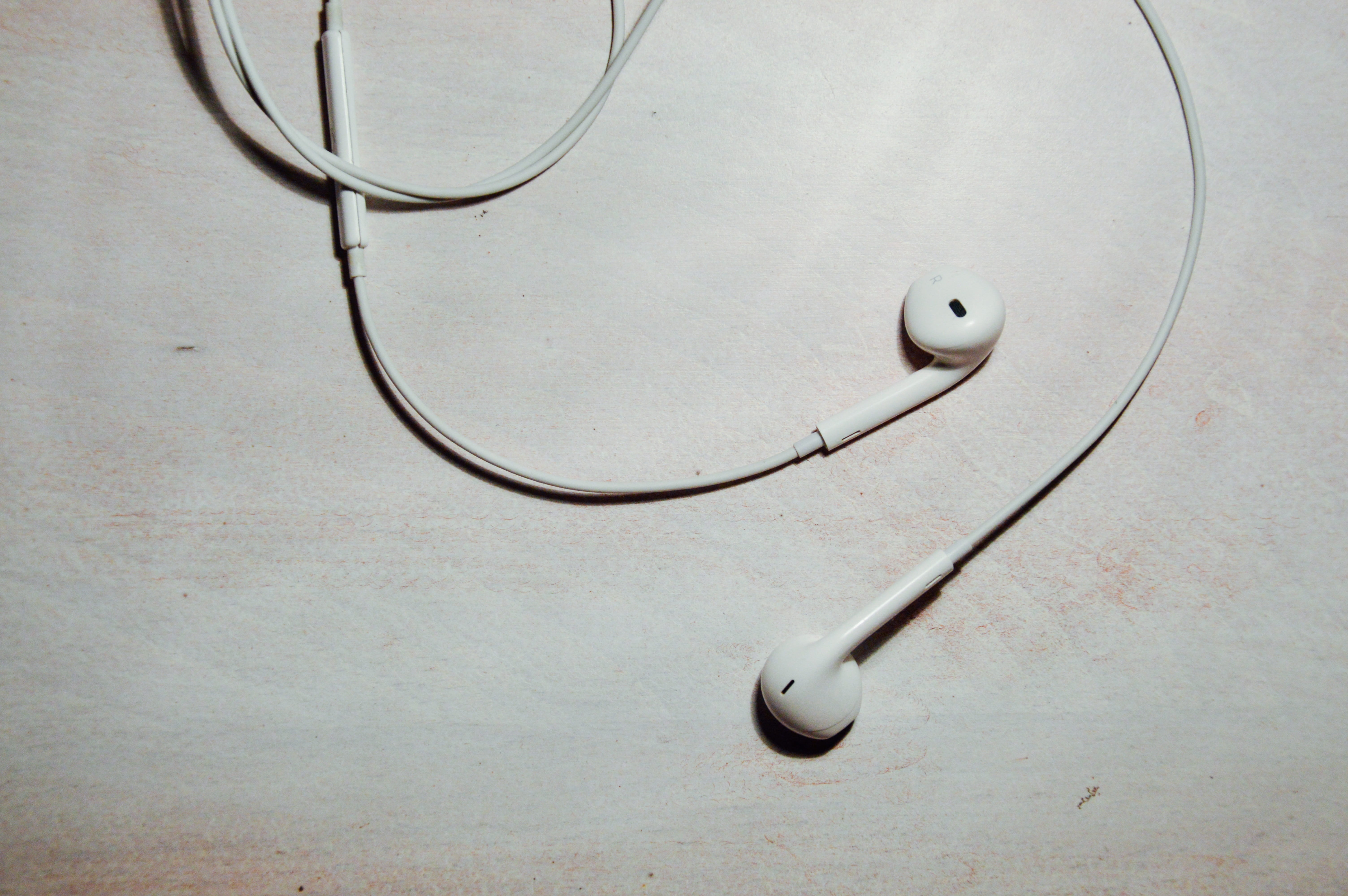 white, connection, close-up, technology, earbuds, wire, audio, control, metal, cable, outlet, listening, electric plug, electricity, white color, indoors, HD Wallpaper