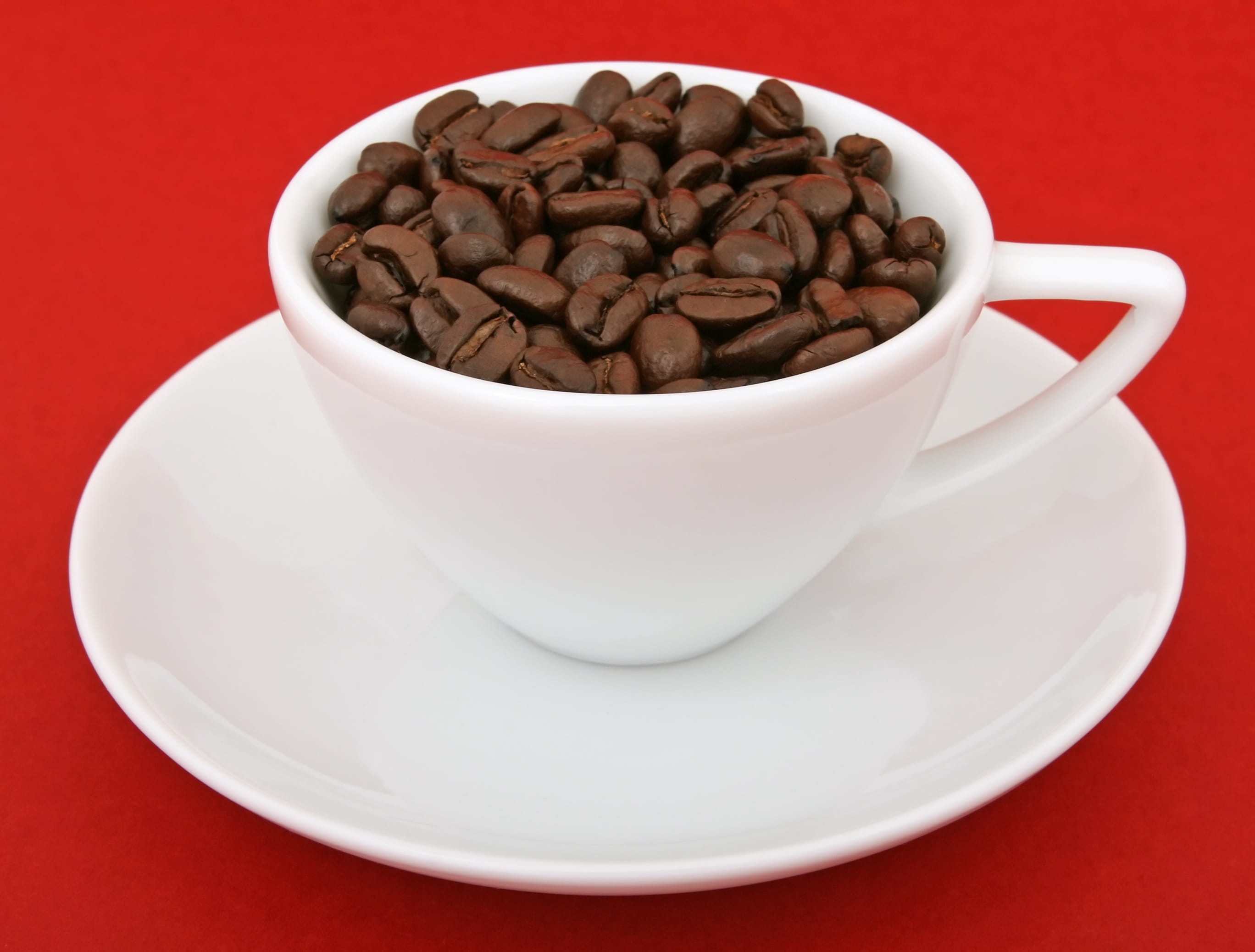 studio shot, 2K, simple, white color, freshness, brewed, diet, sugar, bean, grain, no people, natural, caf, java, close-up, mug, columbian, columbia, still life, HD Wallpaper