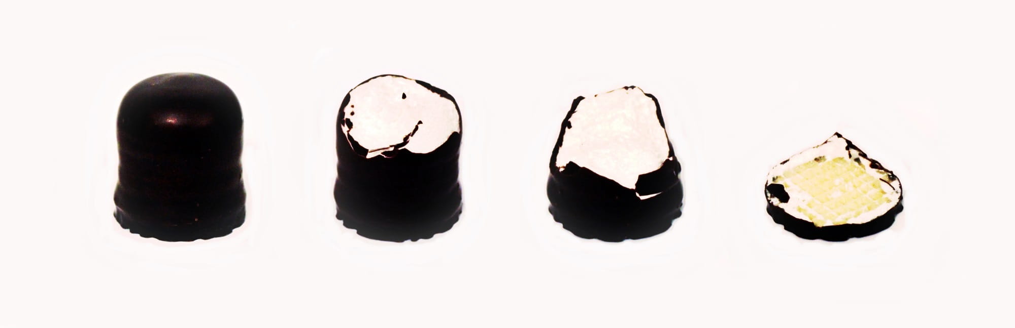 negerkuesse, 1080P, shadow, kiss must, krembo, shoe, delicacy, black color, nibble, chocolate marshmallow, still life, choice, food, smore, copy space, HD Wallpaper
