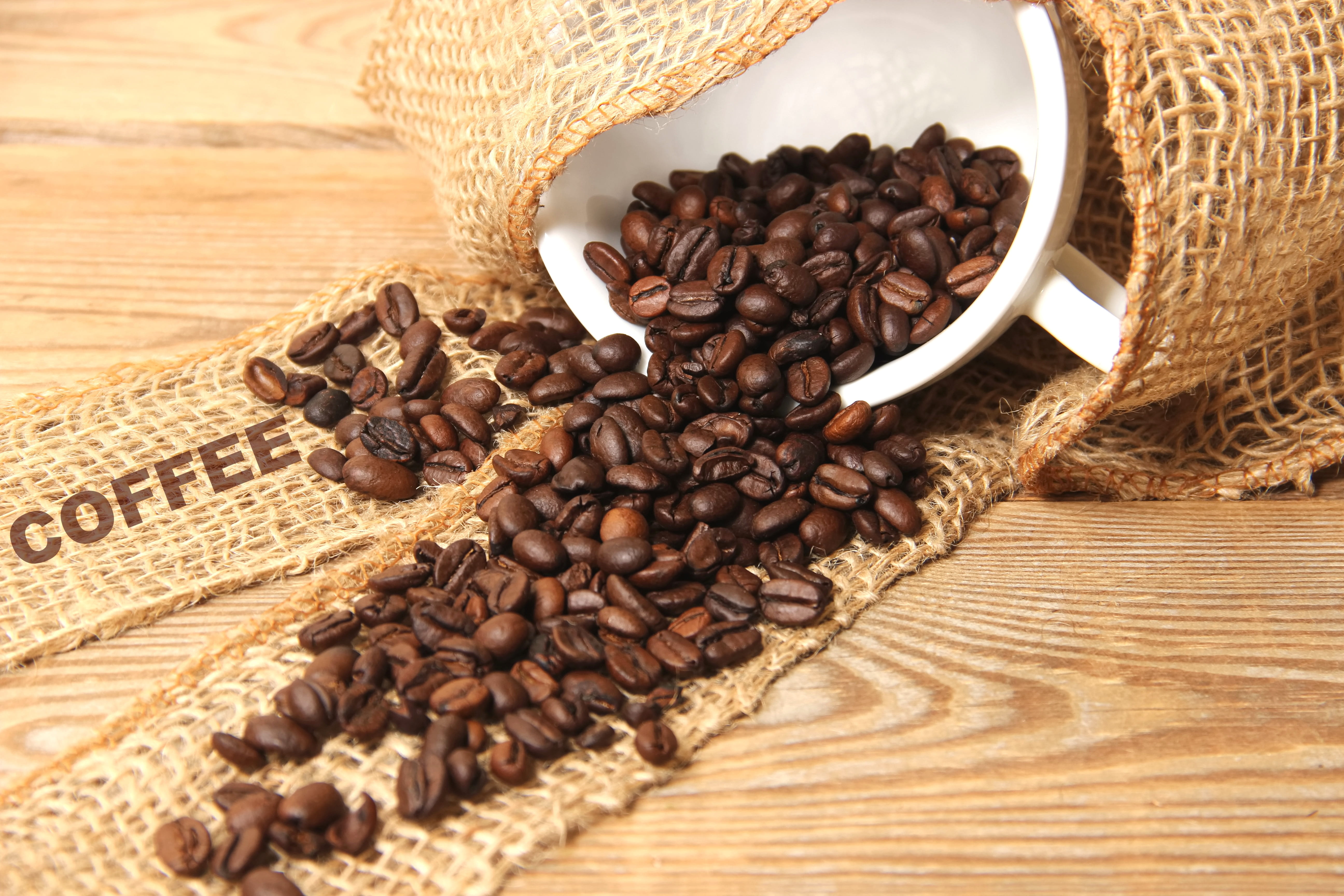 freshness, benefit from, food and drink, spilling, food, no people, fabric, coffee, coffee beans, drink, sack, caffeine, large group of objects, cup, stimulant, HD Wallpaper