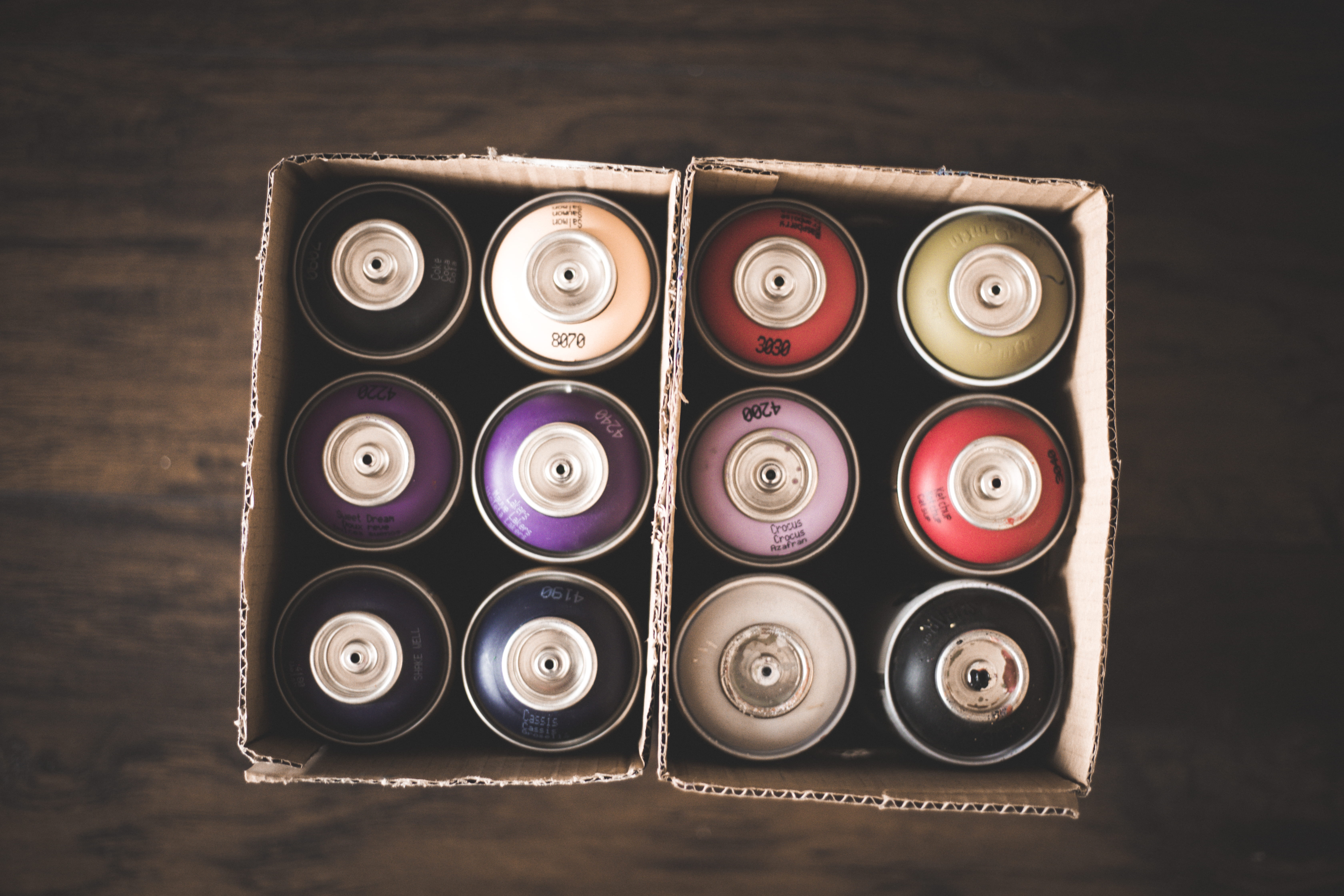 circle, 5K, acrylic, table, close-up, large group of objects, paint, arrangement, geometric shape, canisters, aerosol can, side by side, box, box - container, HD Wallpaper