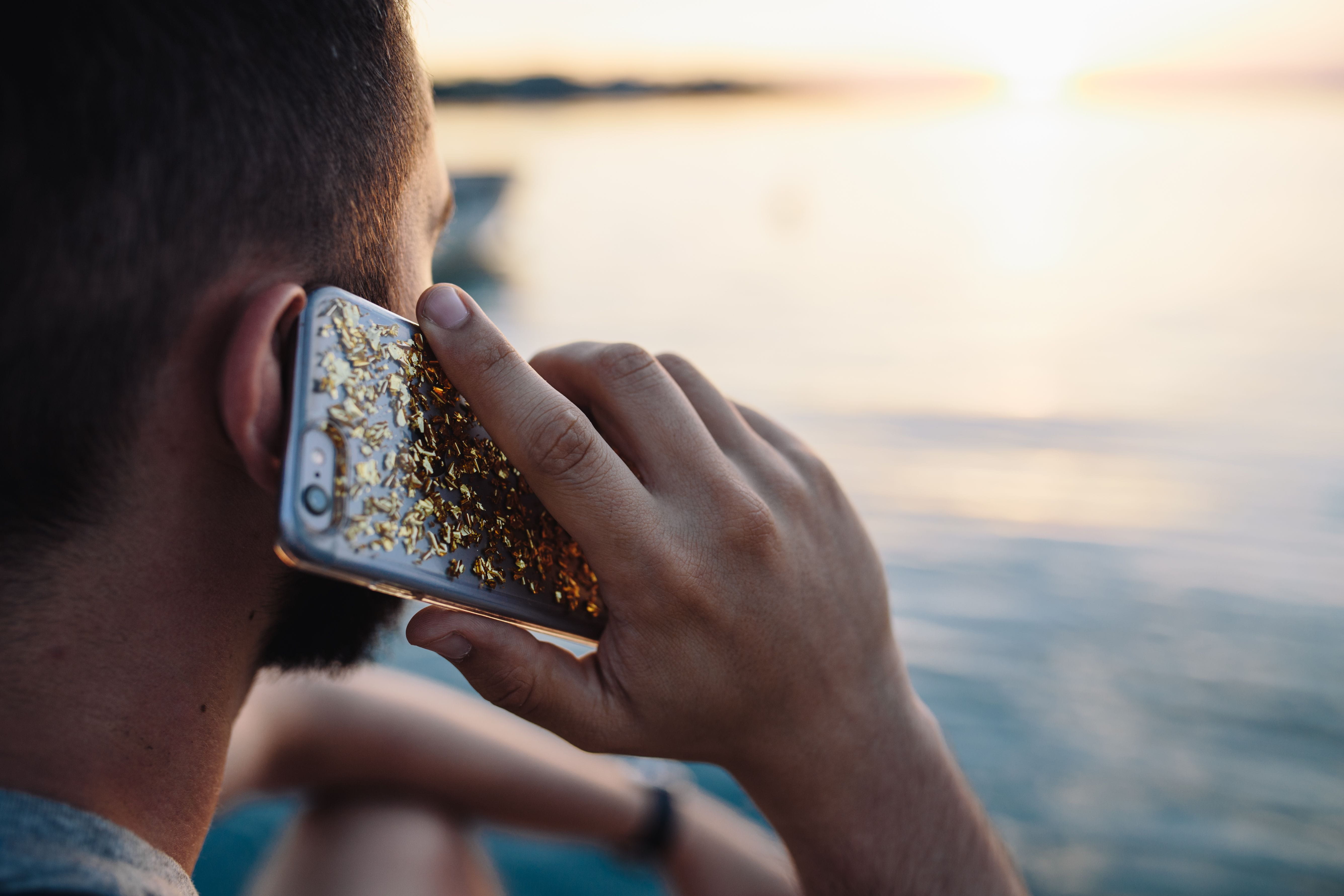smartphone, one Man Only, tech, only Men, headshot, wireless Technology, males, sea, technology, near, man, nature, beach, phone, focus on foreground, summer, HD Wallpaper