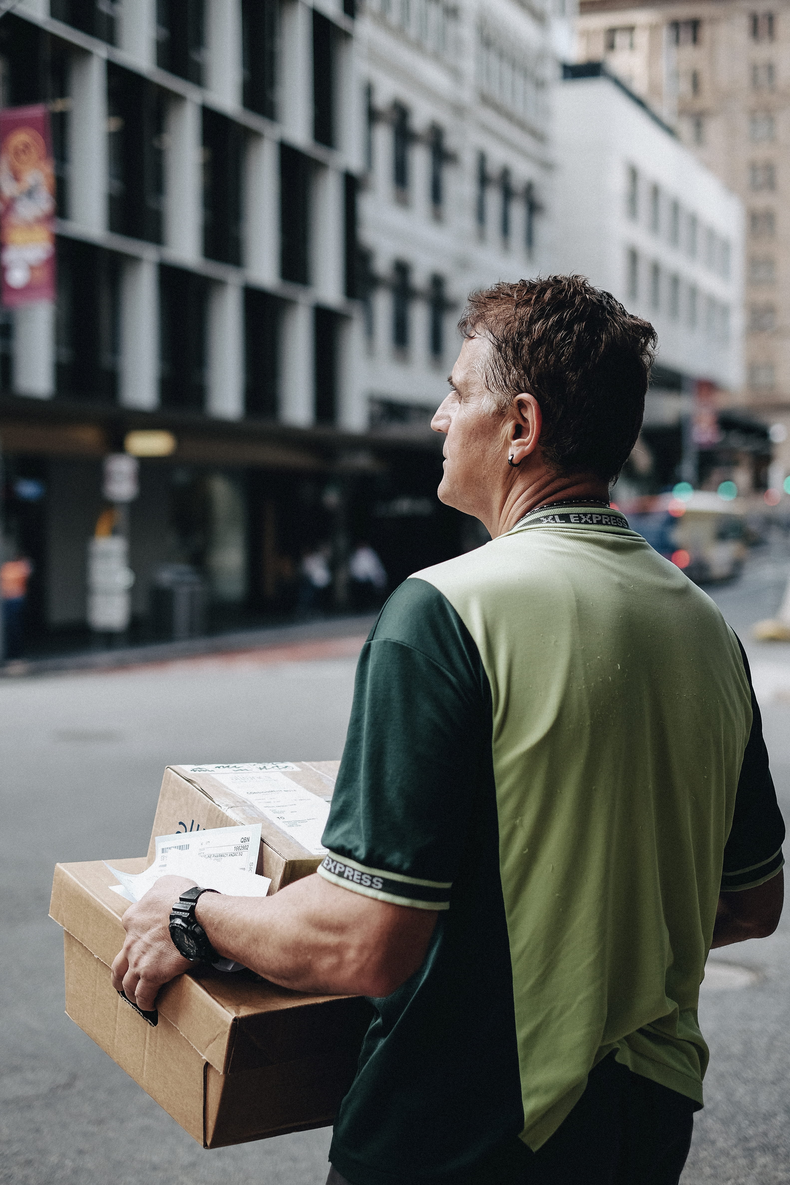 wood, cardboard, people, leisure activity, human, package delivery, rear view, waist up, road, incidental people, casual clothing, architecture, lifestyles, Phone HD Wallpaper