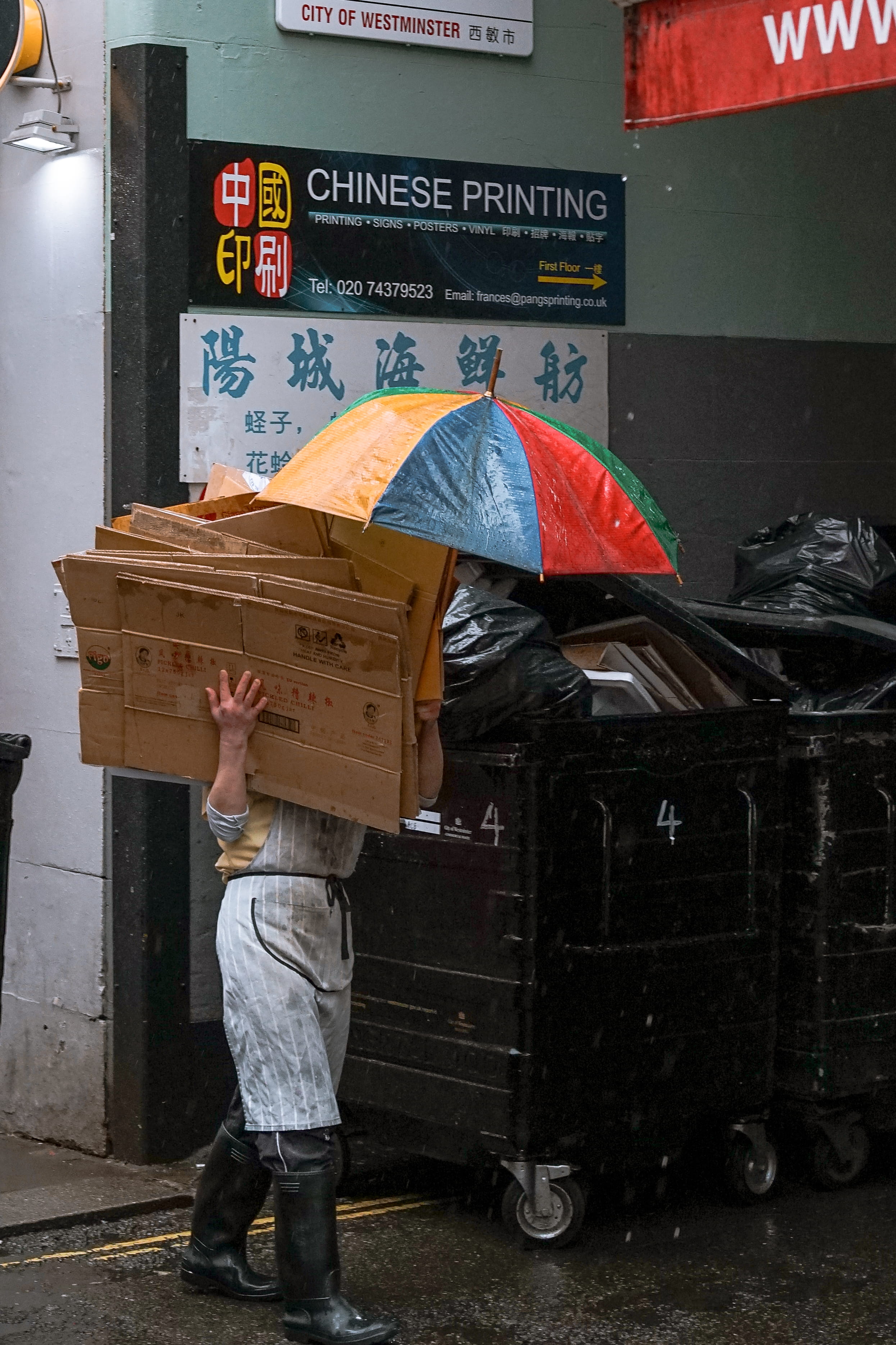 2K, container, standing, chinatown gate, package delivery, day, city, mode of transportation, human, obscured face, black, one person, women, shorts, box, Phone HD Wallpaper