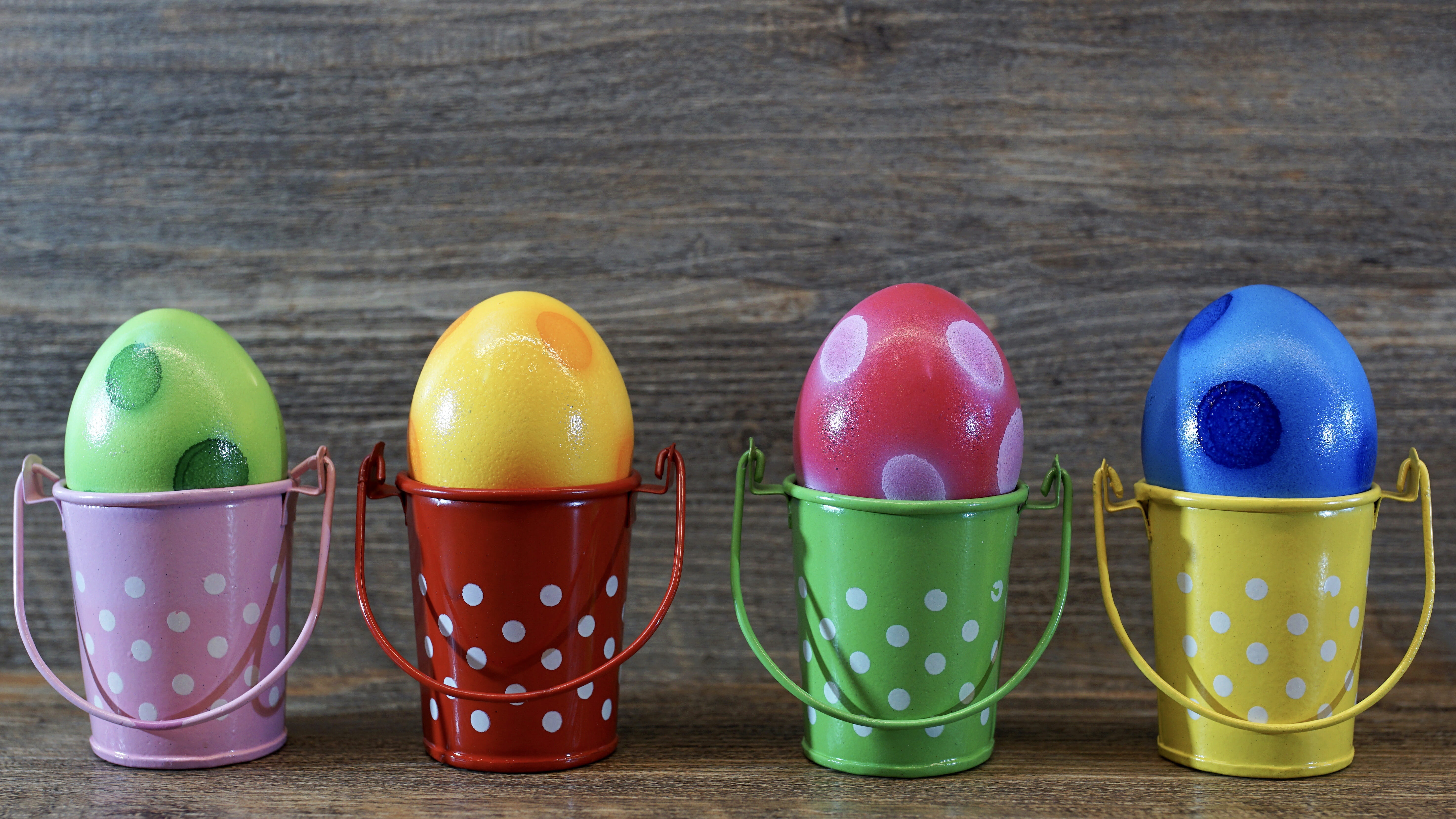 eggcup, easter egg, multi colored, text dom, side by side, spring, easter greeting, table, 5K, greeting card, green color, colored eggs, map, easter theme, HD Wallpaper