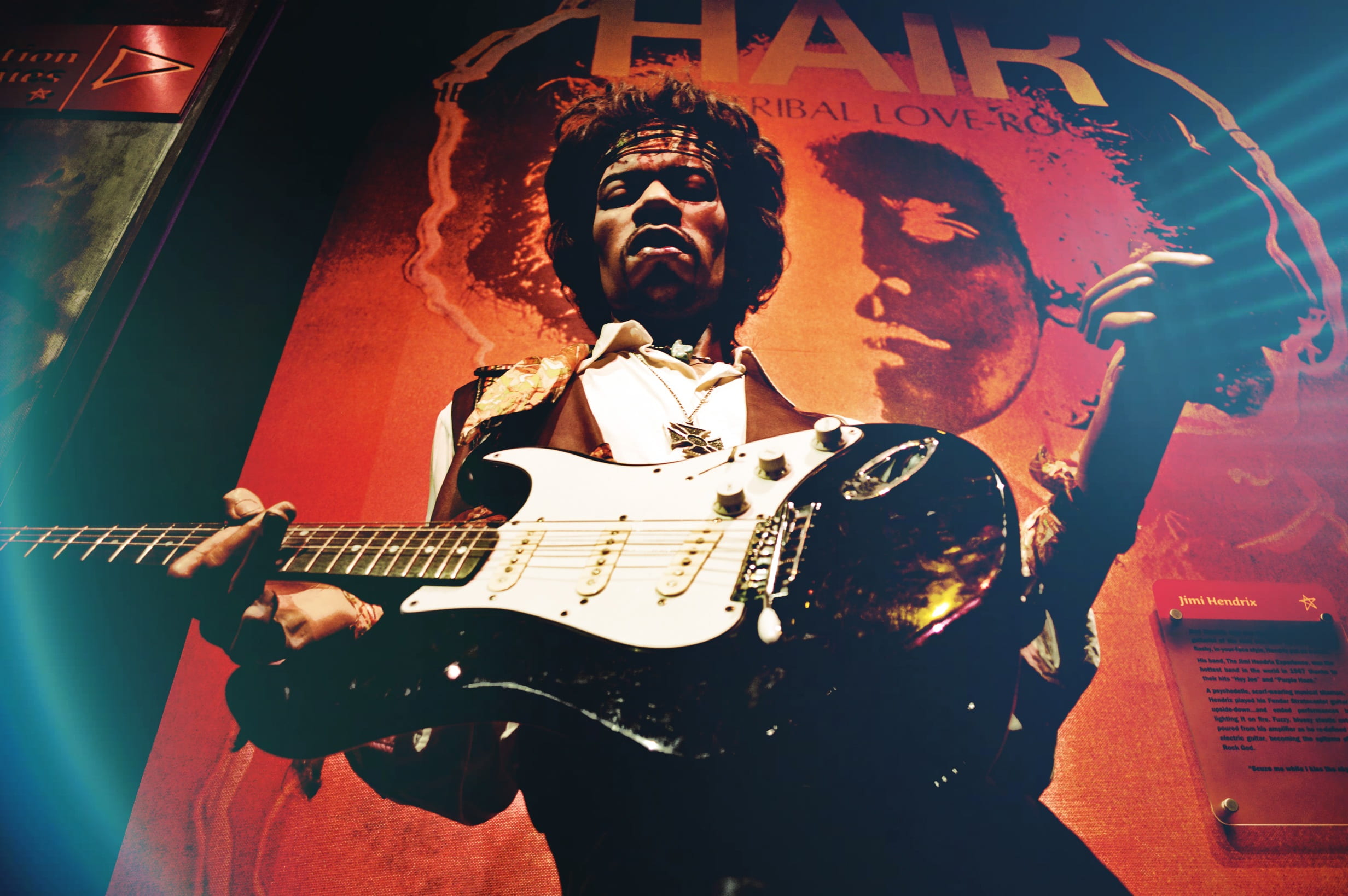rock music, sculpture, male likeness, indoors, wax, hendricks, statue, guitar, playing, art, guitarist, artist, museudecera, musician, madamtussauds, hendrix, HD Wallpaper