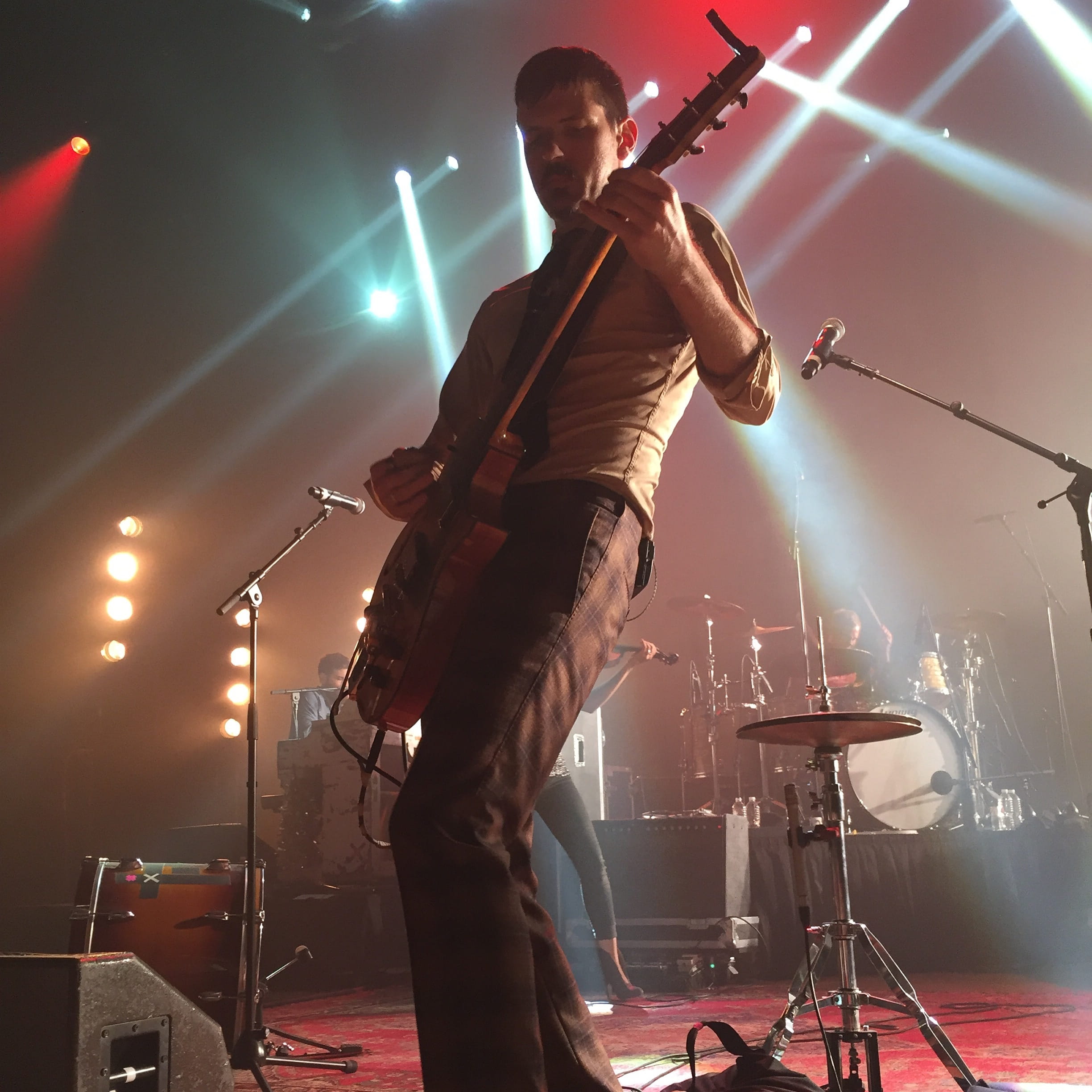 positive emotion, nightlife, equipment, Guitarist, illuminated, scene, nightclub, festival, plucking an instrument, 1080P, men, music, Concert, Avett, Phone HD Wallpaper