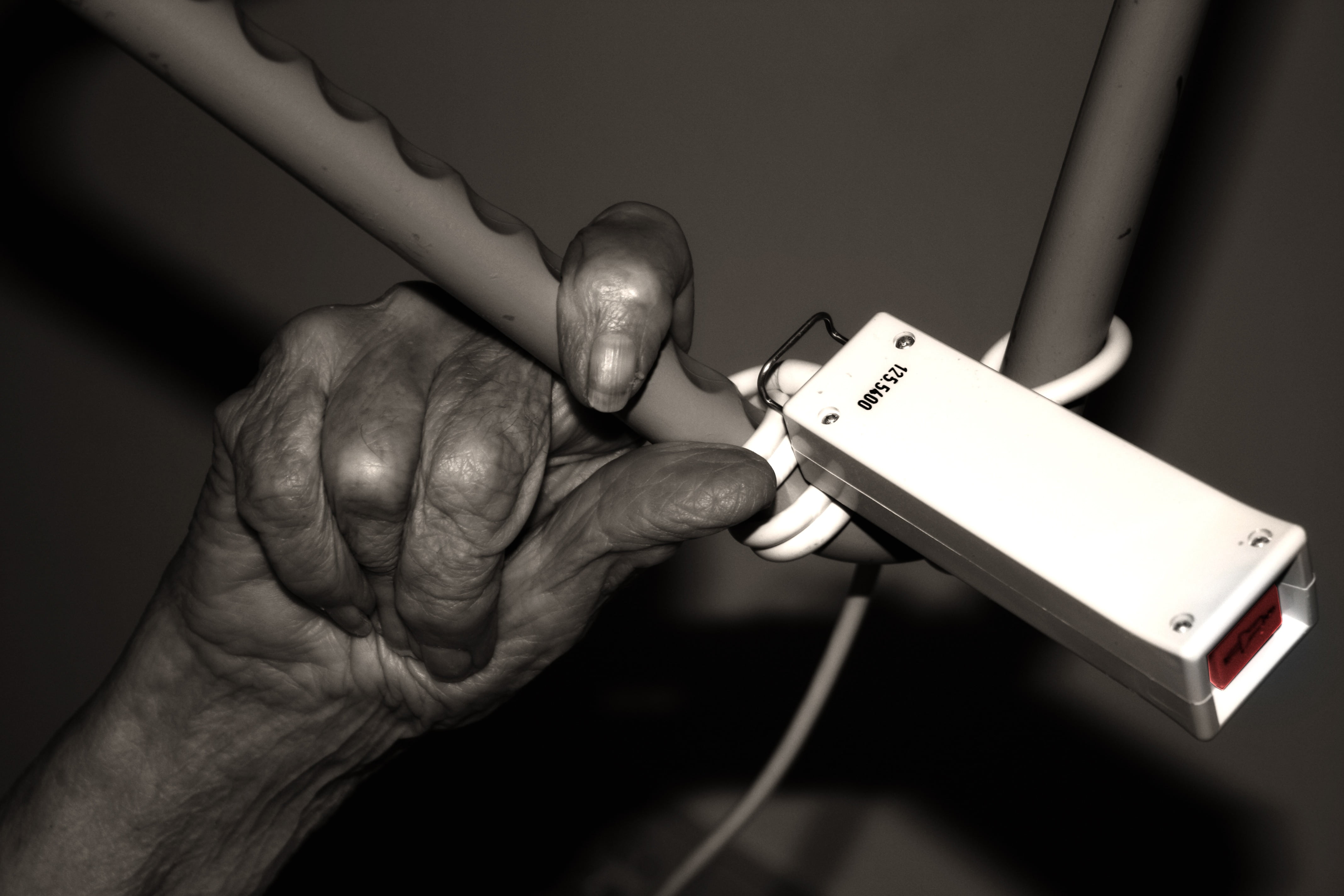 body part, fear, call, person, photography, concerns, old, bell, disease, care, human, retirement home, age, hand, care costs, science, care for the elderly, HD Wallpaper