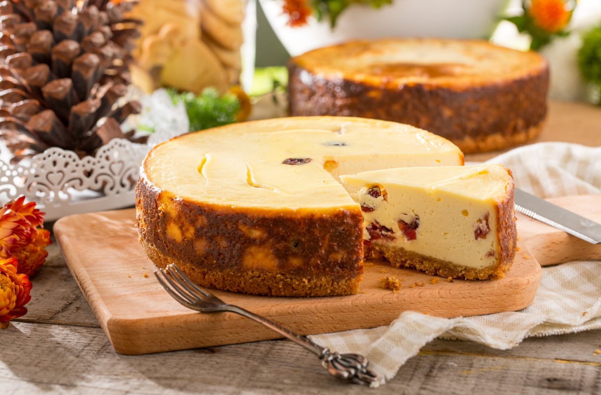 baked, wood - material, Cheesecake, ready-to-eat, table knife, bread, food, slice, french food, close-up, snack, 1080P, indoors, temptation, eating utensil, HD Wallpaper