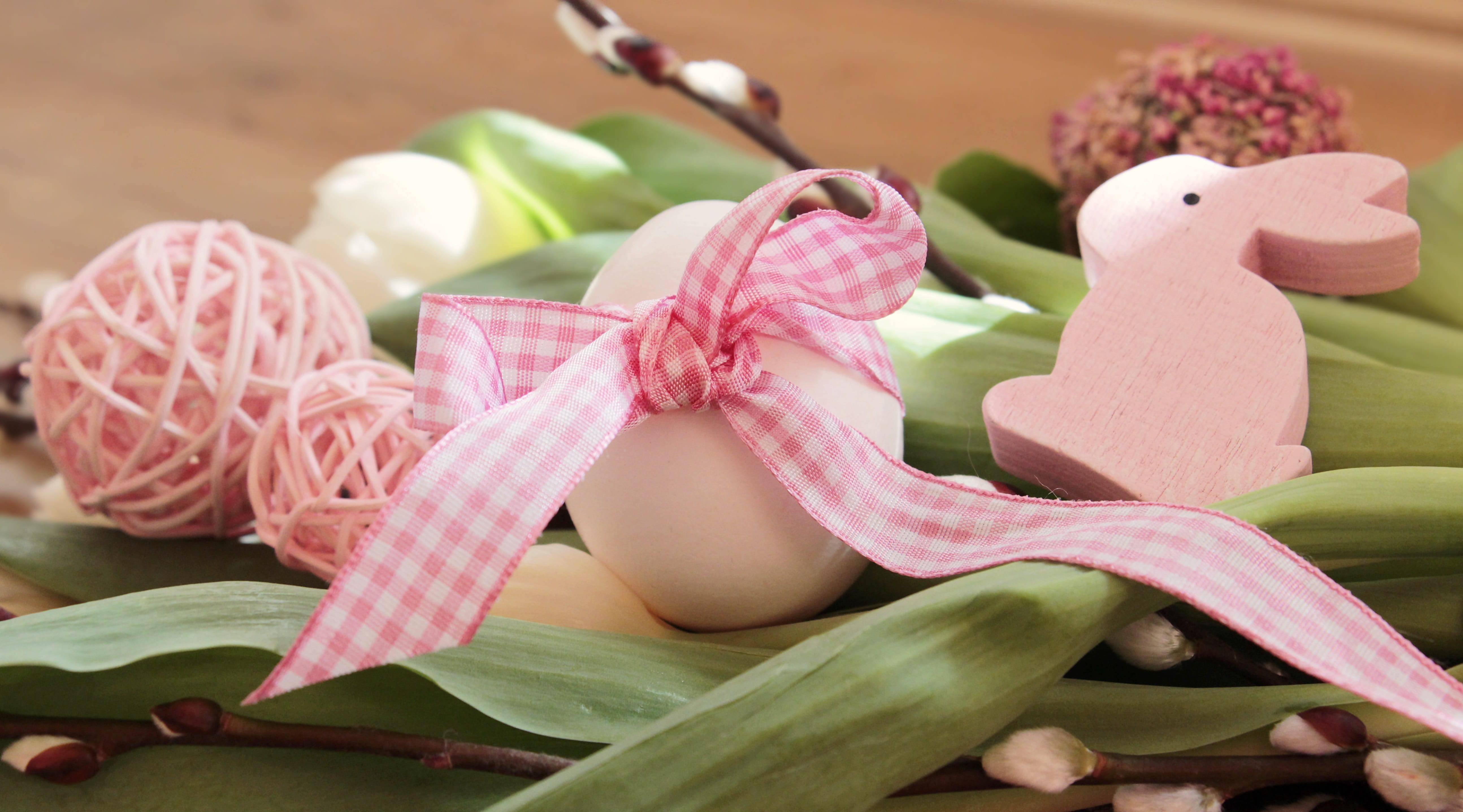 bunny, leaf, easter decorations, white, art and craft, loop, ribbon - sewing item, tulips, white tulips, deco, wood - material, easter decor, vegetable, HD Wallpaper