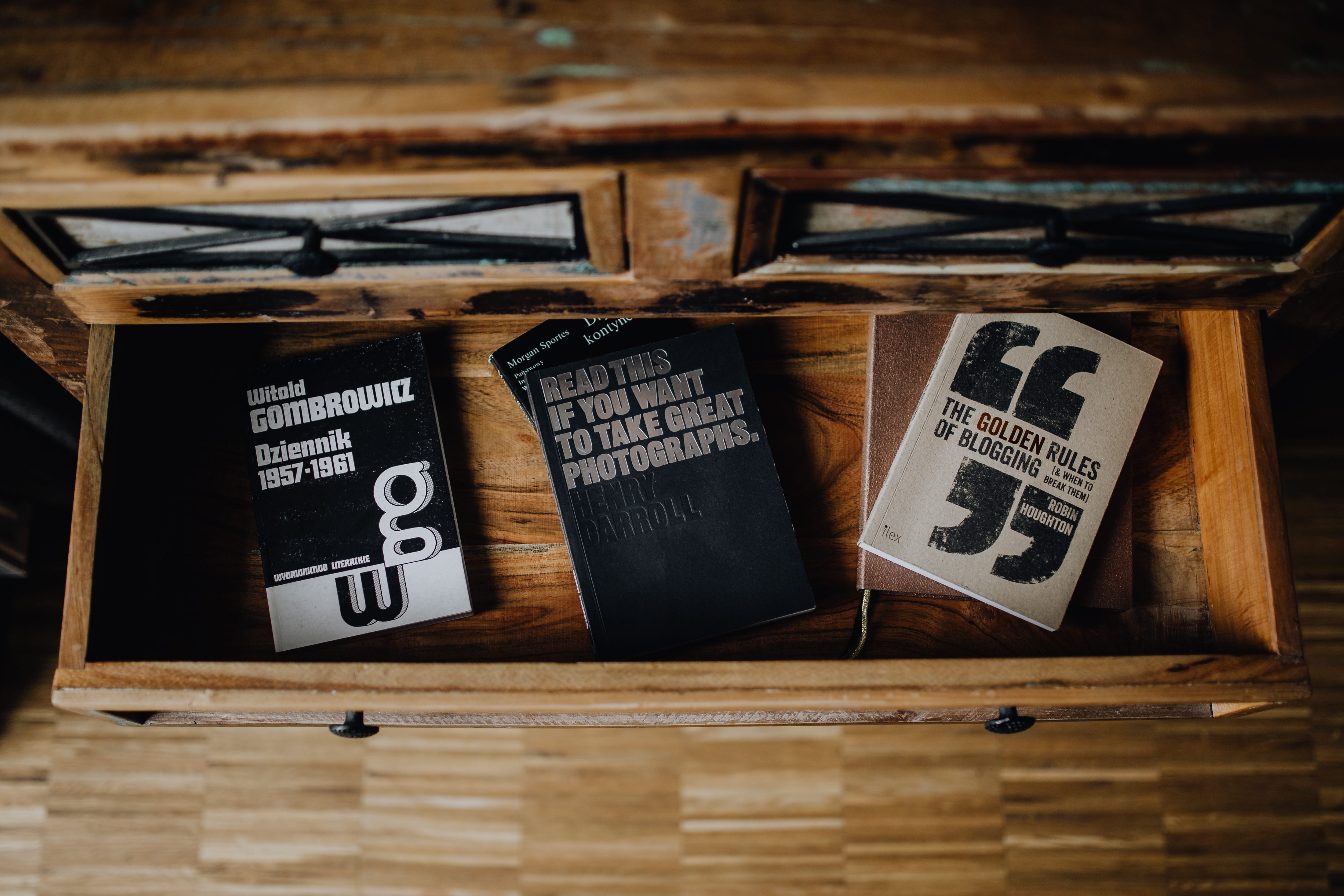 label, 4K, communication, small business, large group of objects, message, still life, wood, loft, business, interior, apartment, commode, number, choice, HD Wallpaper