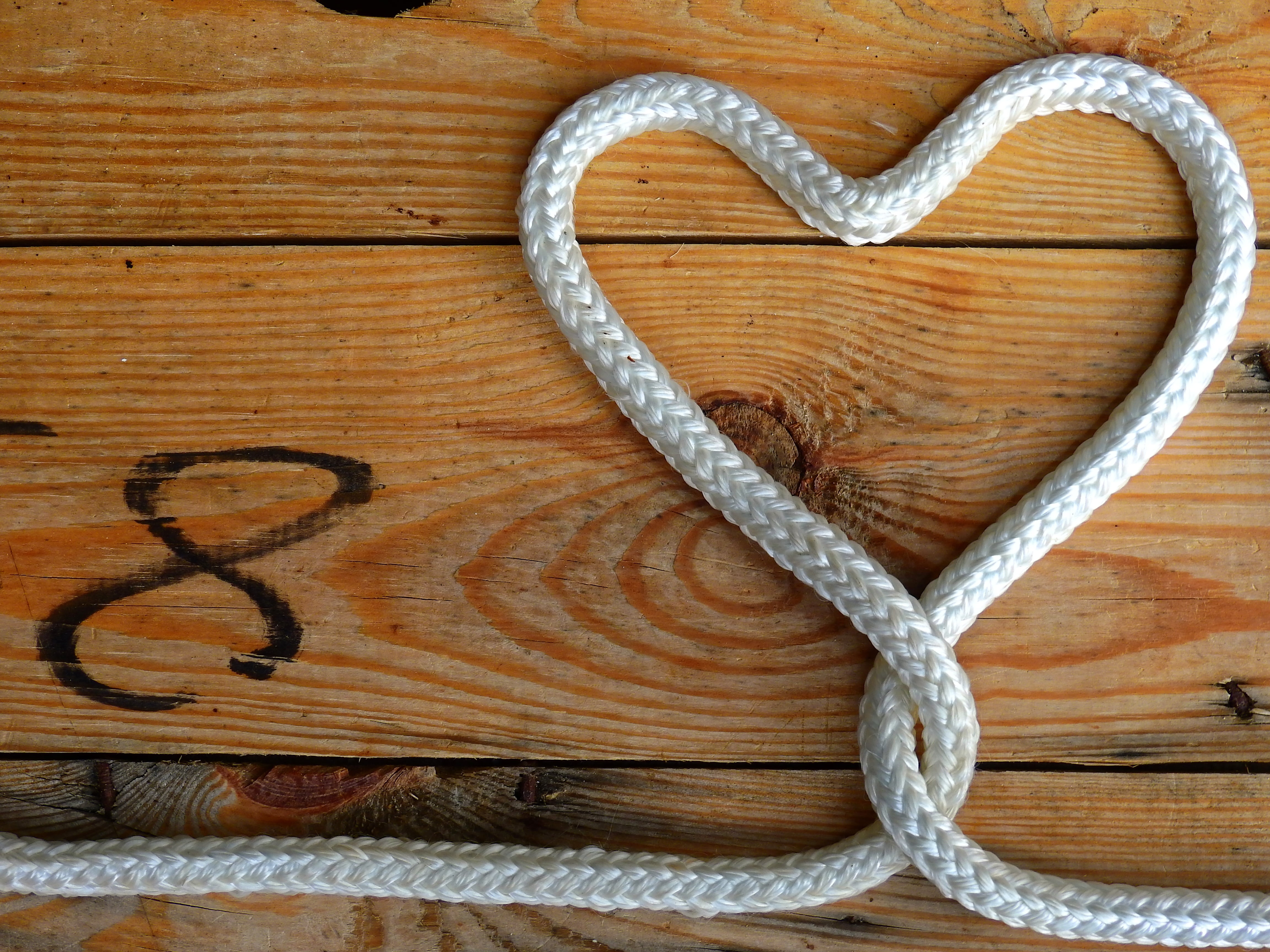 4K, white color, close-up, wood - material, love, day, flat, pattern, federal government, still life, romantic, wood, valentines day, no people, lay, mothers day, HD Wallpaper