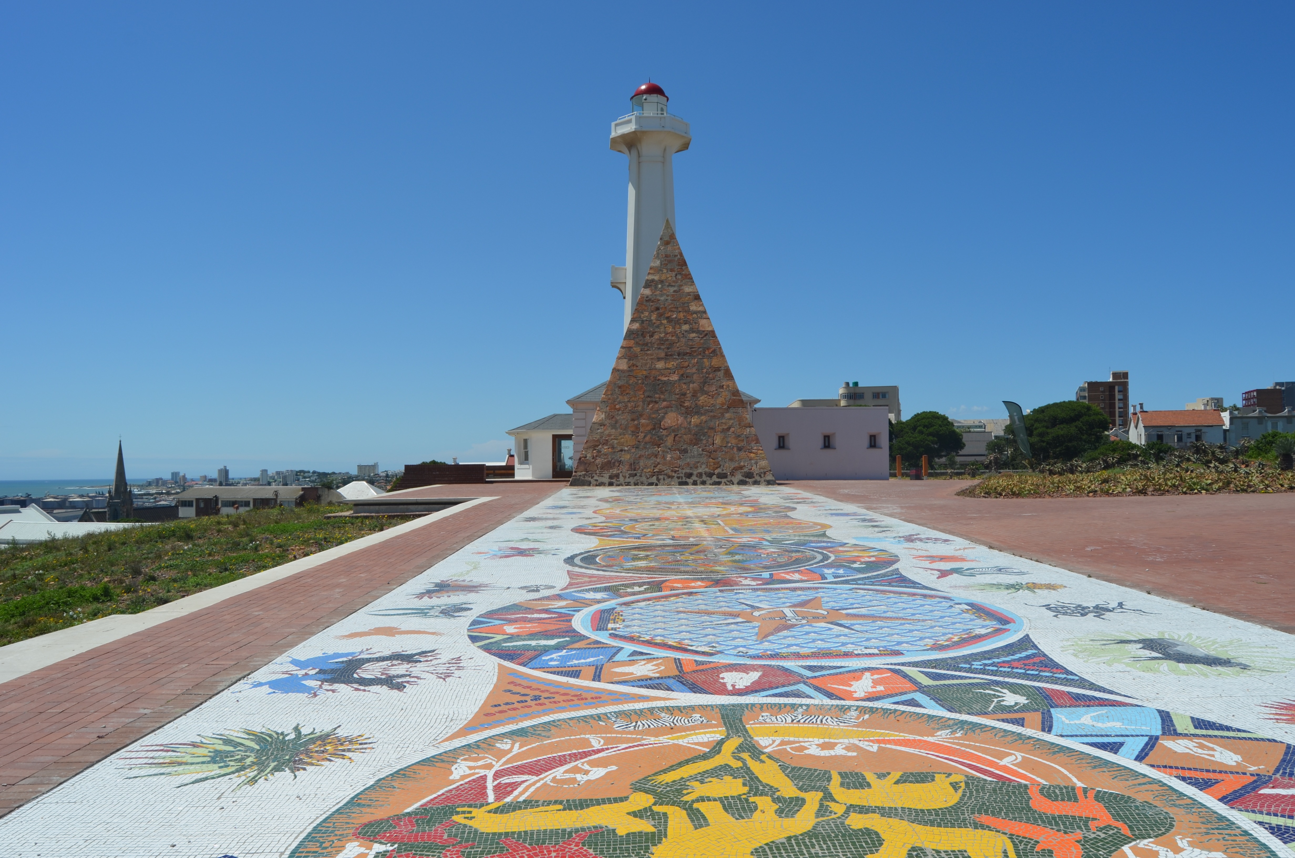 4K, blue, park, tower, port city, pyramid, sunny, 2011, places of interest, near, building, no people, religion, sky, white, mosaic, shore, route 67, eastern cape, HD Wallpaper