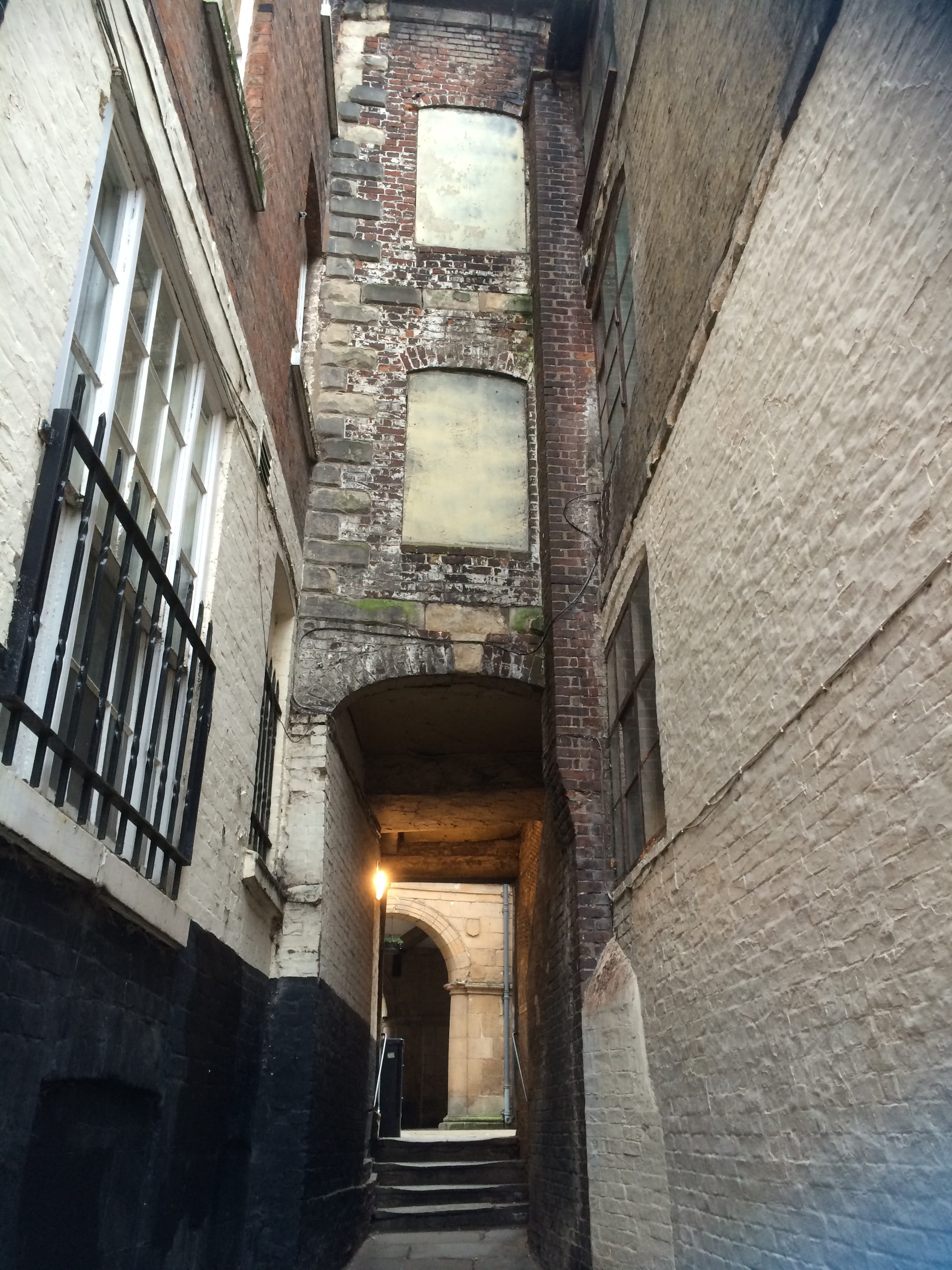 quirky, building, old, alley, wall, city, the past, history, wall - building feature, Alleyway, direction, Design, 2K, building exterior, built structure, Phone HD Wallpaper