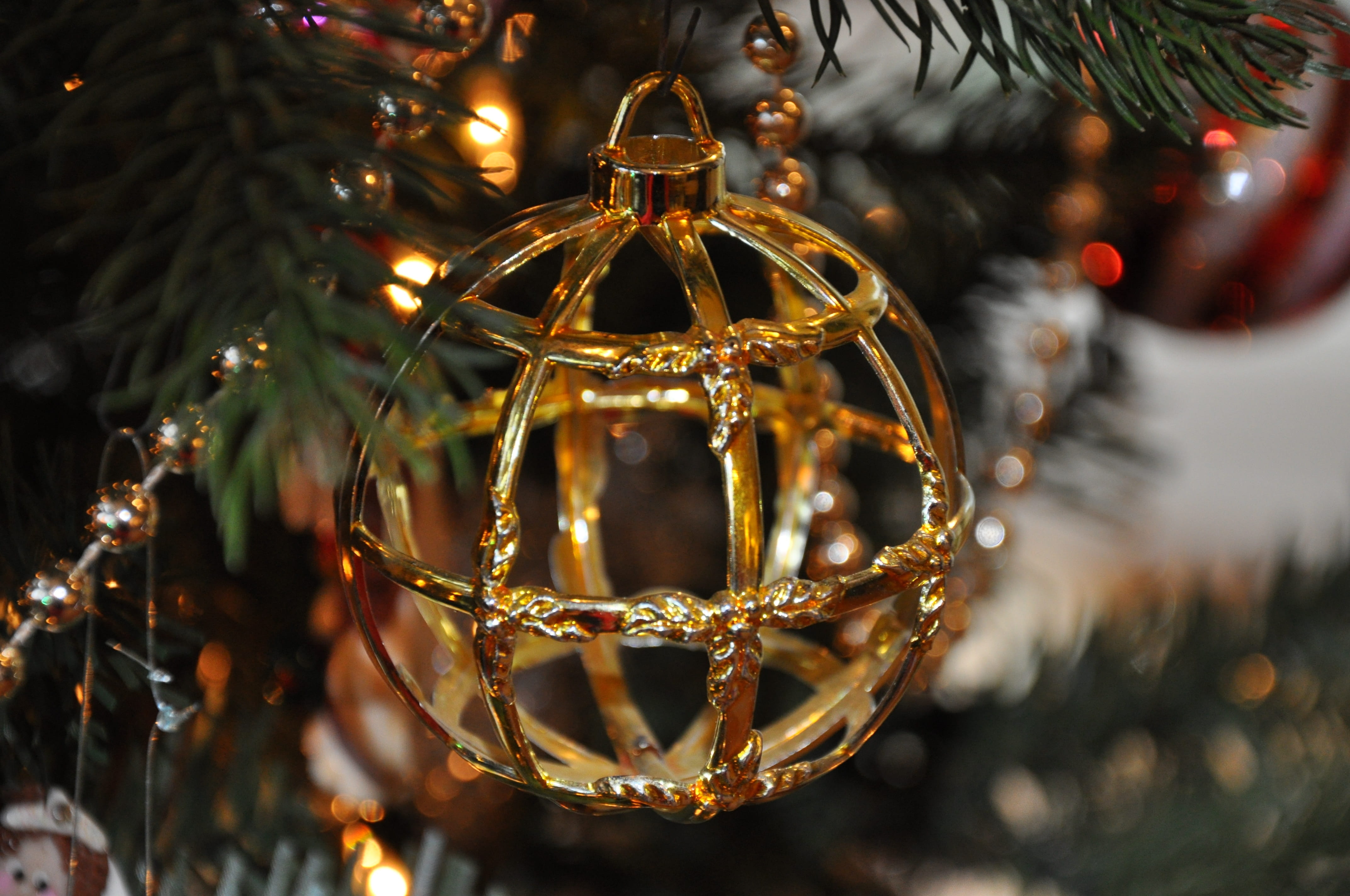 closeup, christmas ornament, christmas lights, focus on foreground, year, religion, hang, seasonal, gold, present, merry, ornament, decorate, gold colored, HD Wallpaper