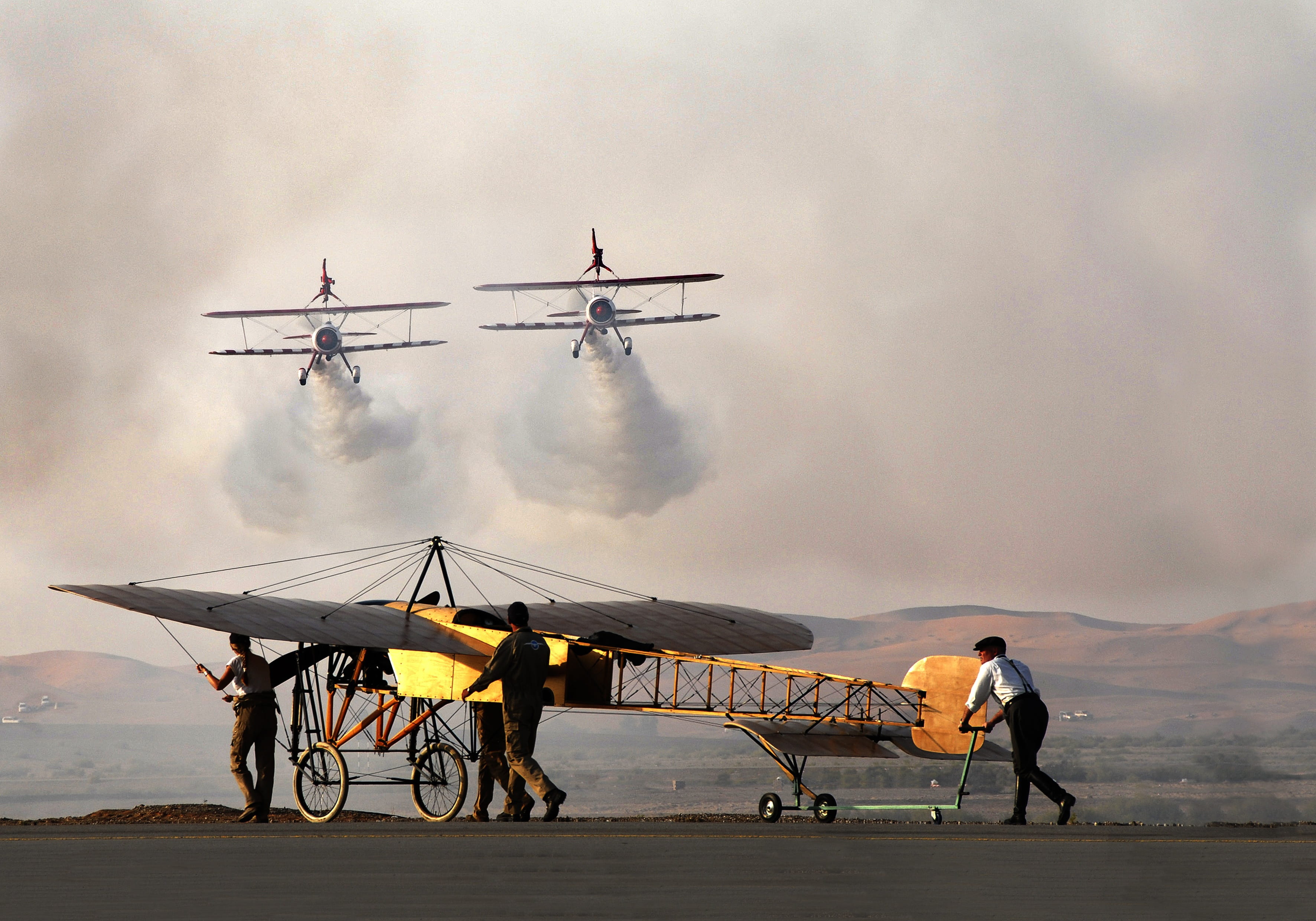 airplane, adult, 2K, people, occupation, wing walkers, retro, sky, group of people, wooden, day, mode of transportation, vintage, flying, old, nostalgic, HD Wallpaper