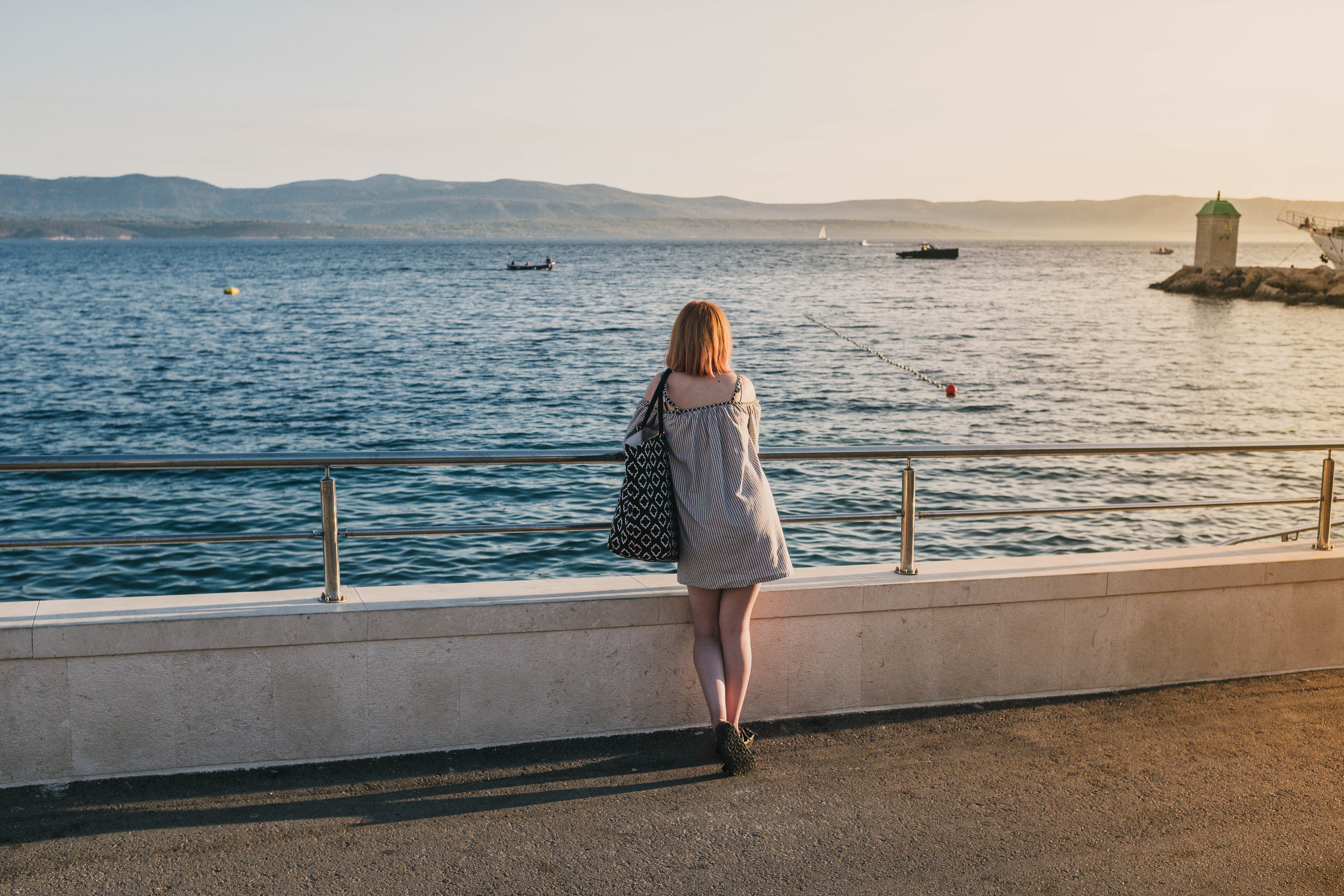 reminisce, full length, 5K, looking at view, nature, real people, scenics - nature, lifestyles, rear view, hairstyle, travel, railing, sea, ocean, standing, HD Wallpaper