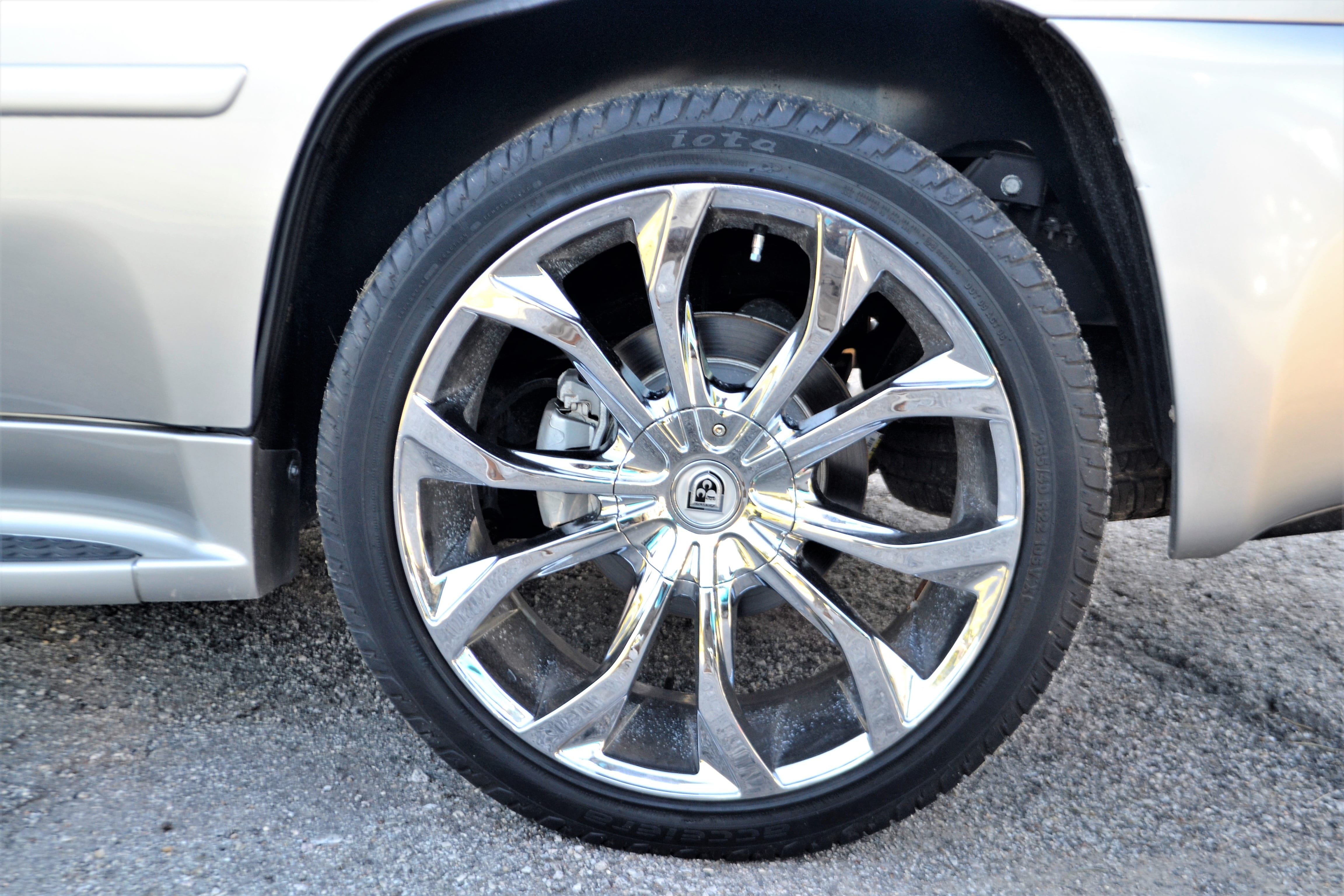 road trip, used, motor vehicle, travel, pre-owned, beige, dealership, cadillac escalade, 4K, nature, street, metal, car dealer, rim, driving, sports utility, HD Wallpaper