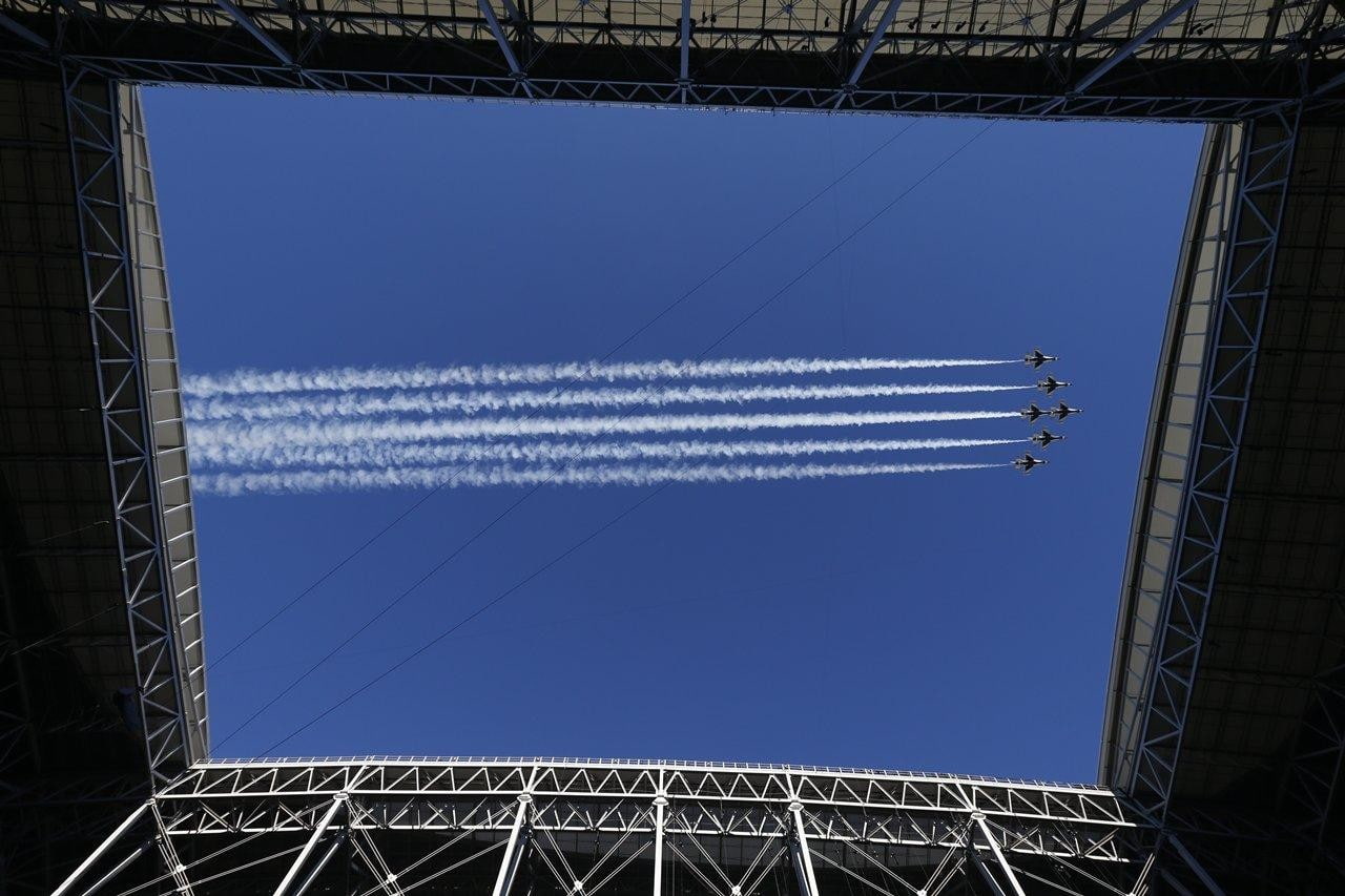 day, architecture, stadium, building exterior, directly below, sky, NFL, 720P, metal, sunlight, no people, nature, outdoors, transportation, built structure, HD Wallpaper