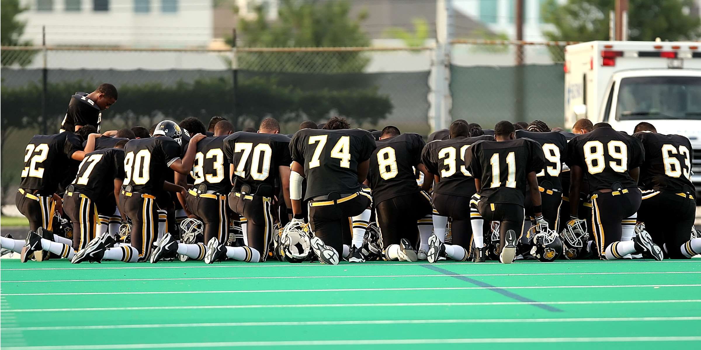 teammates, reverence, game, kneeling, lifestyles, football team, athlete, men, human, association, playing field, exercising, team, clothing, football, HD Wallpaper