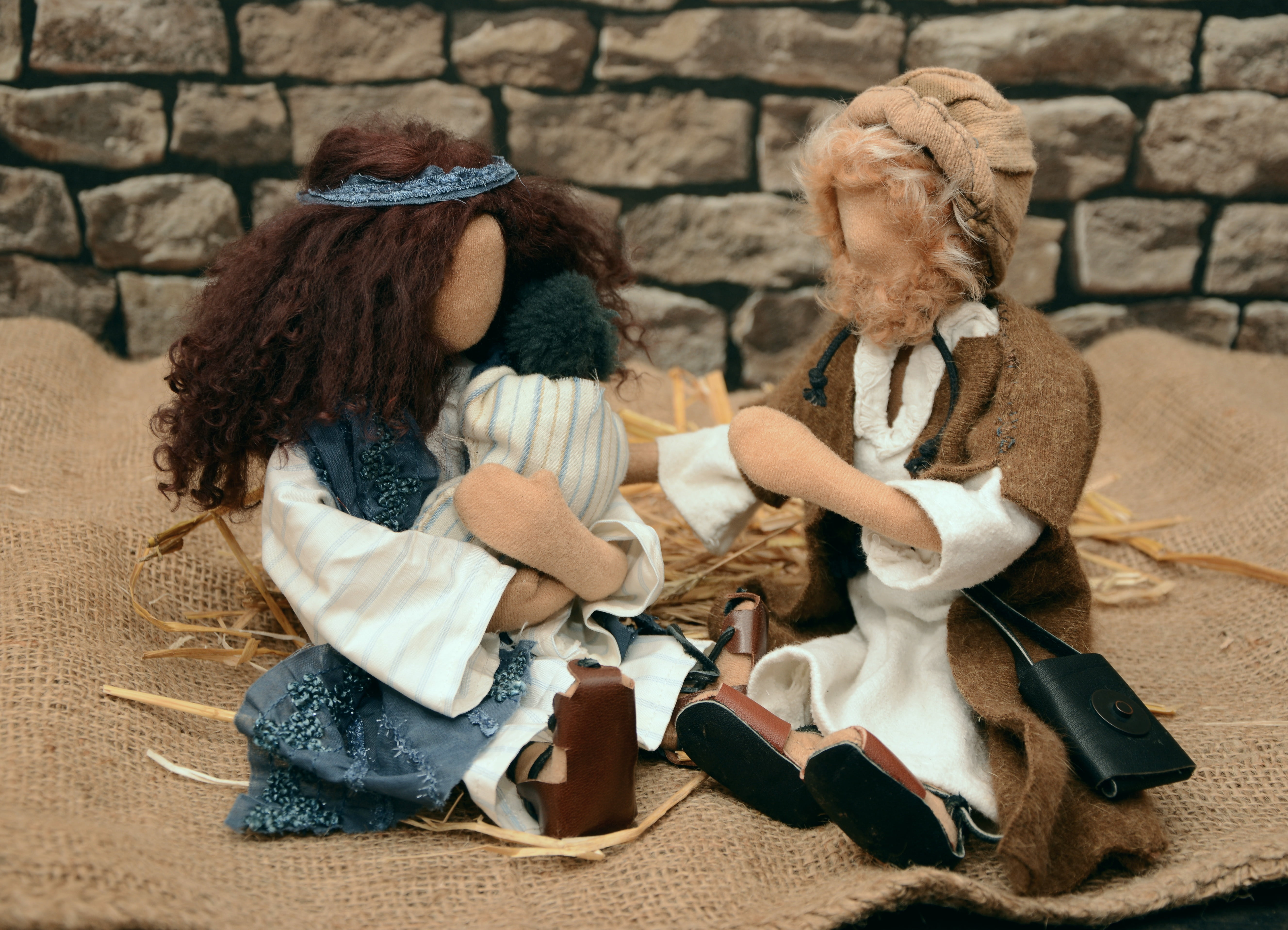 young women, casual clothing, people, set, child, sitting, dolls, birth of jesus, biblical narrative figures, males, lukas, bethlehem, food and drink, real people, HD Wallpaper